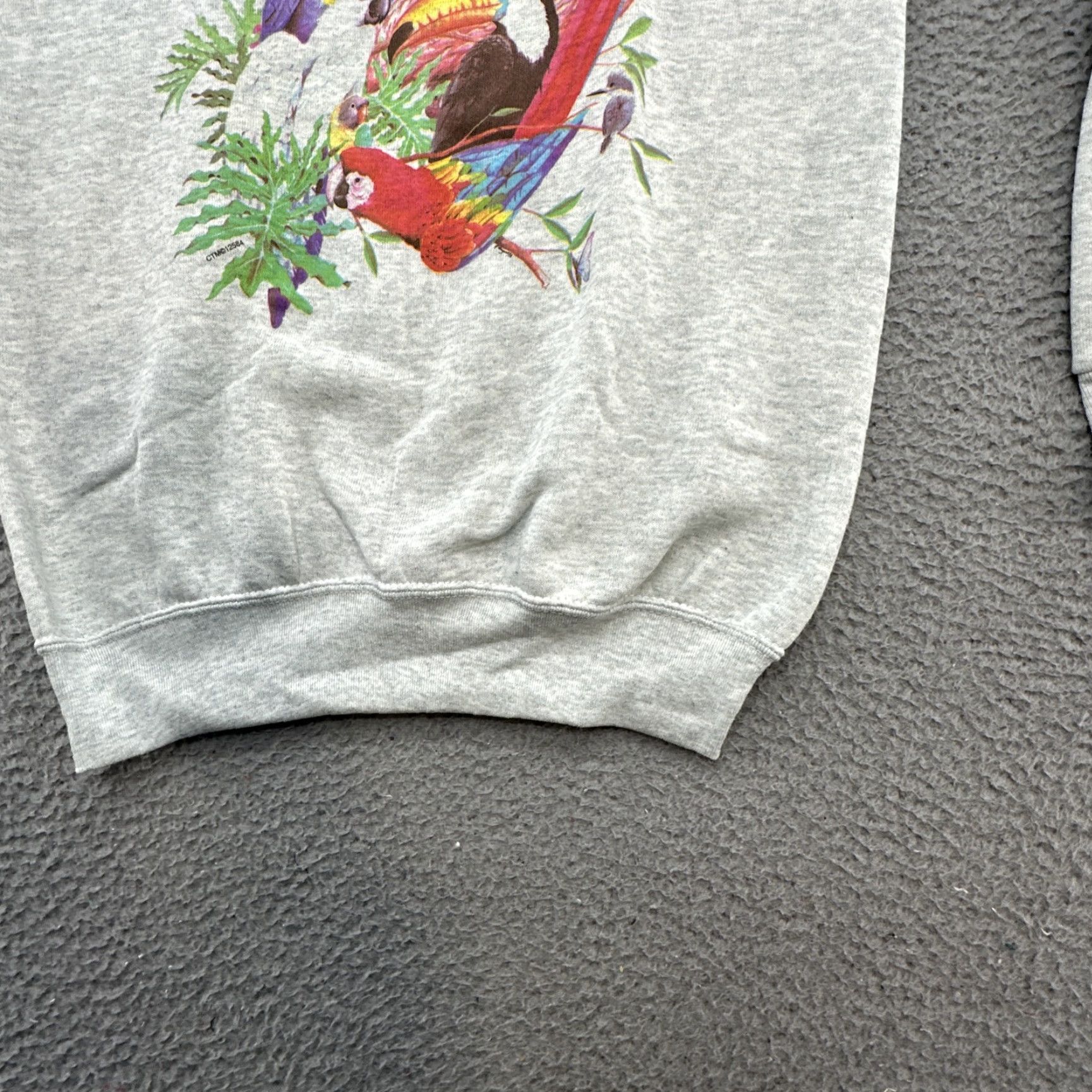 Fruit Of The Loom VINTAGE Fruit of the Loom Sweatshirt Parrot Nature 90s Crewneck Gray Size S / Small Men Ducks Wildlife Distressed Logo Polo? Size US S / EU 44-46 / 1 - 6 Thumbnail