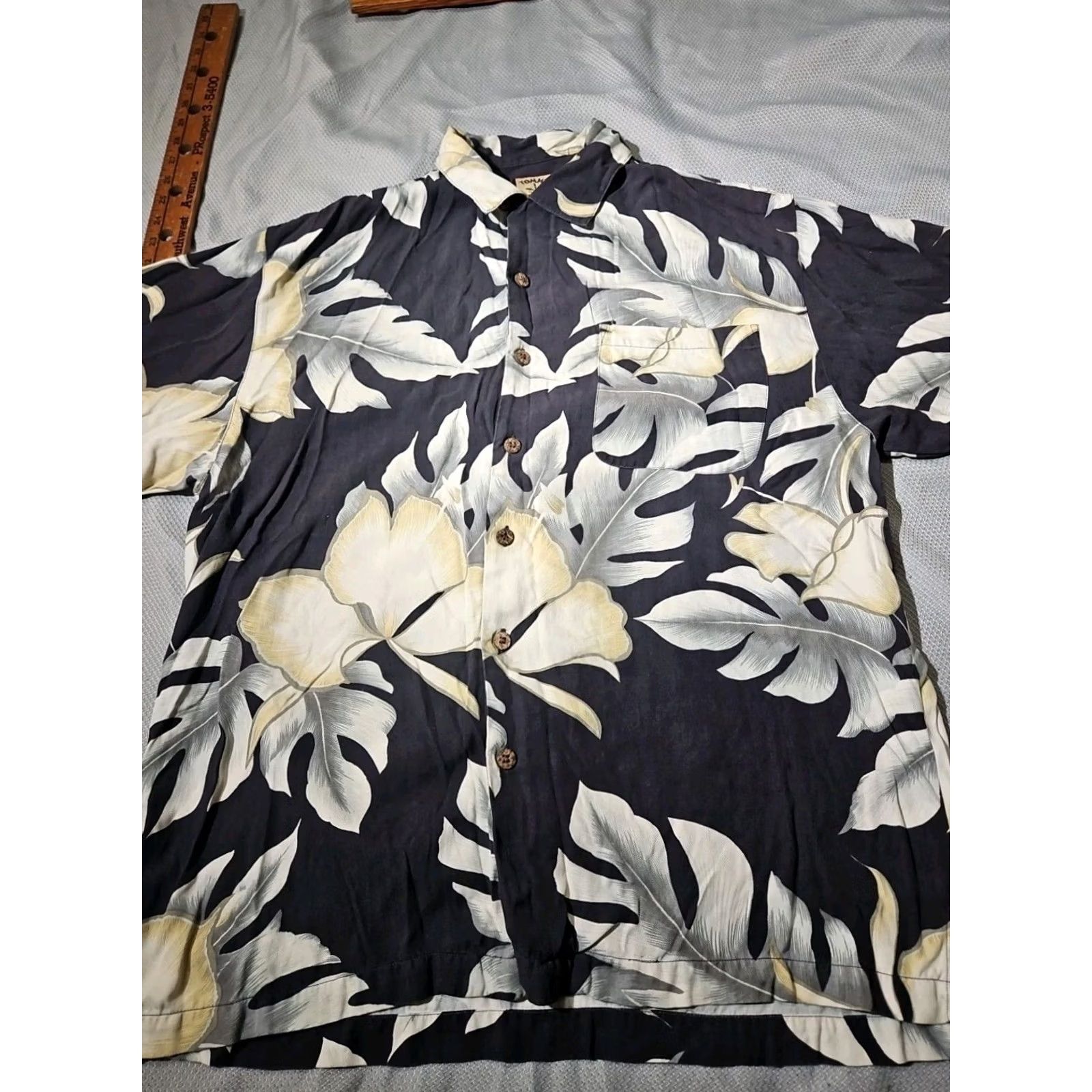 Tommy Bahama Tommy Bahama Shirt Men M Black Beige Floral Palm Hawaiian Camp 100% Silk Shirt Beach Hawaiian Aloha Vacation Resort Mens Silk Shirt Size US M / EU 48-50 / 2 - 4 Thumbnail