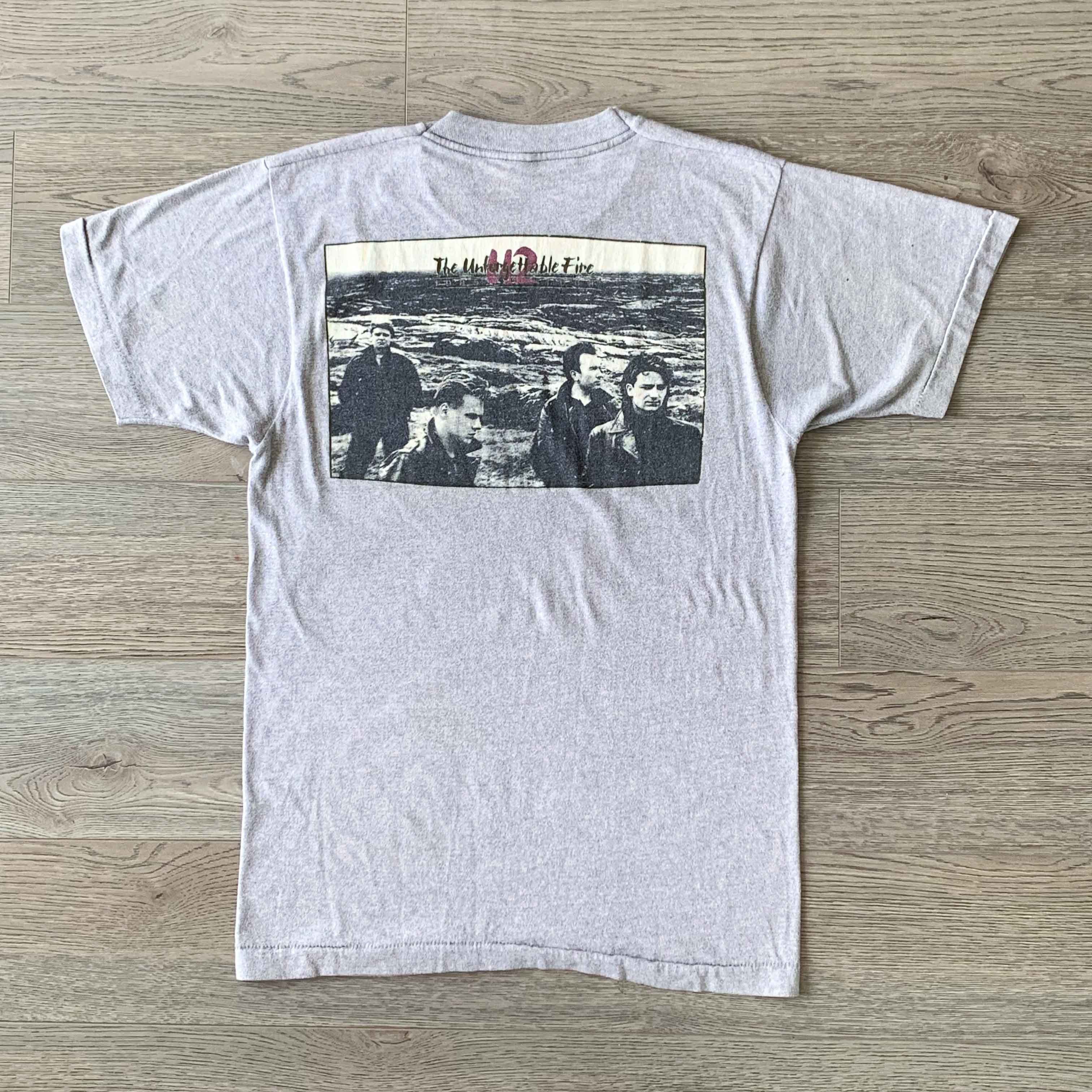 Vintage Vintage 1985 U2 The Unforgettable Fire Tour T Shirts Size US M / EU 48-50 / 2 - 6 Thumbnail