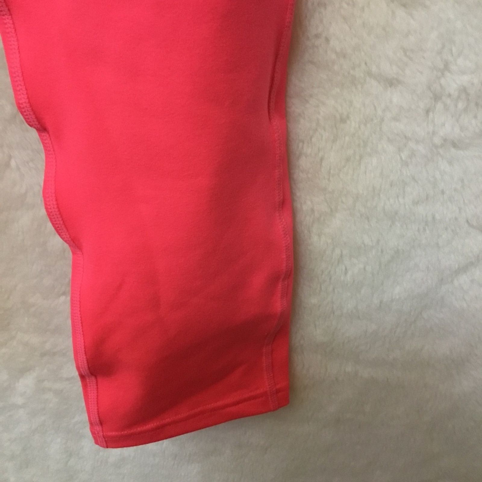 Gap GapFit Bright Neon Pink Compression Capris Size 26" / US 2 / IT 38 - 15 Thumbnail