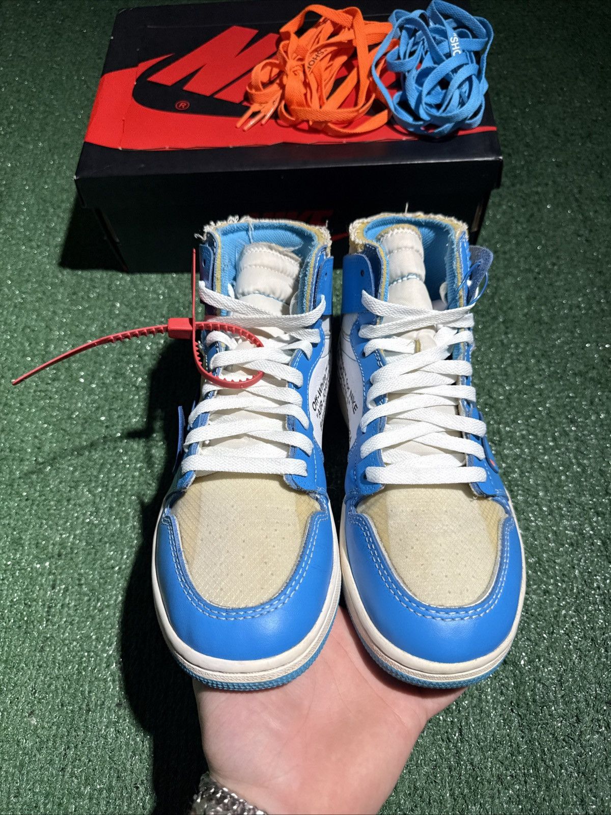 Jordan Brand × Off-White Size 8.5 - Jordan 1 Retro OG x Off-White High UNC Size US 8.5 / EU 41-42 - 4 Thumbnail