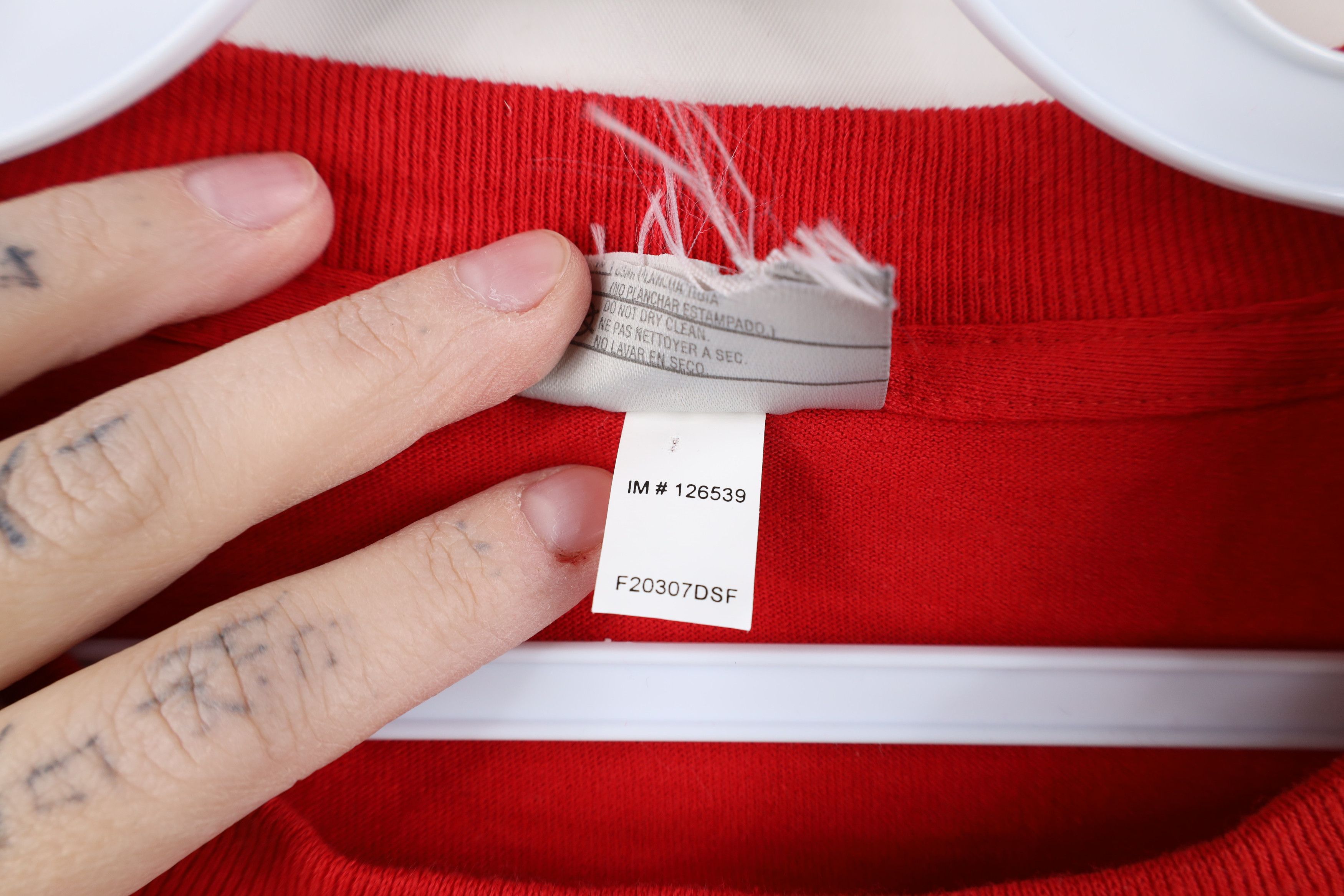 Nike Vintage Y2K Nike Swoosh Long Sleeve T-Shirt Red Cotton Size US M / EU 48-50 / 2 - 9 Thumbnail
