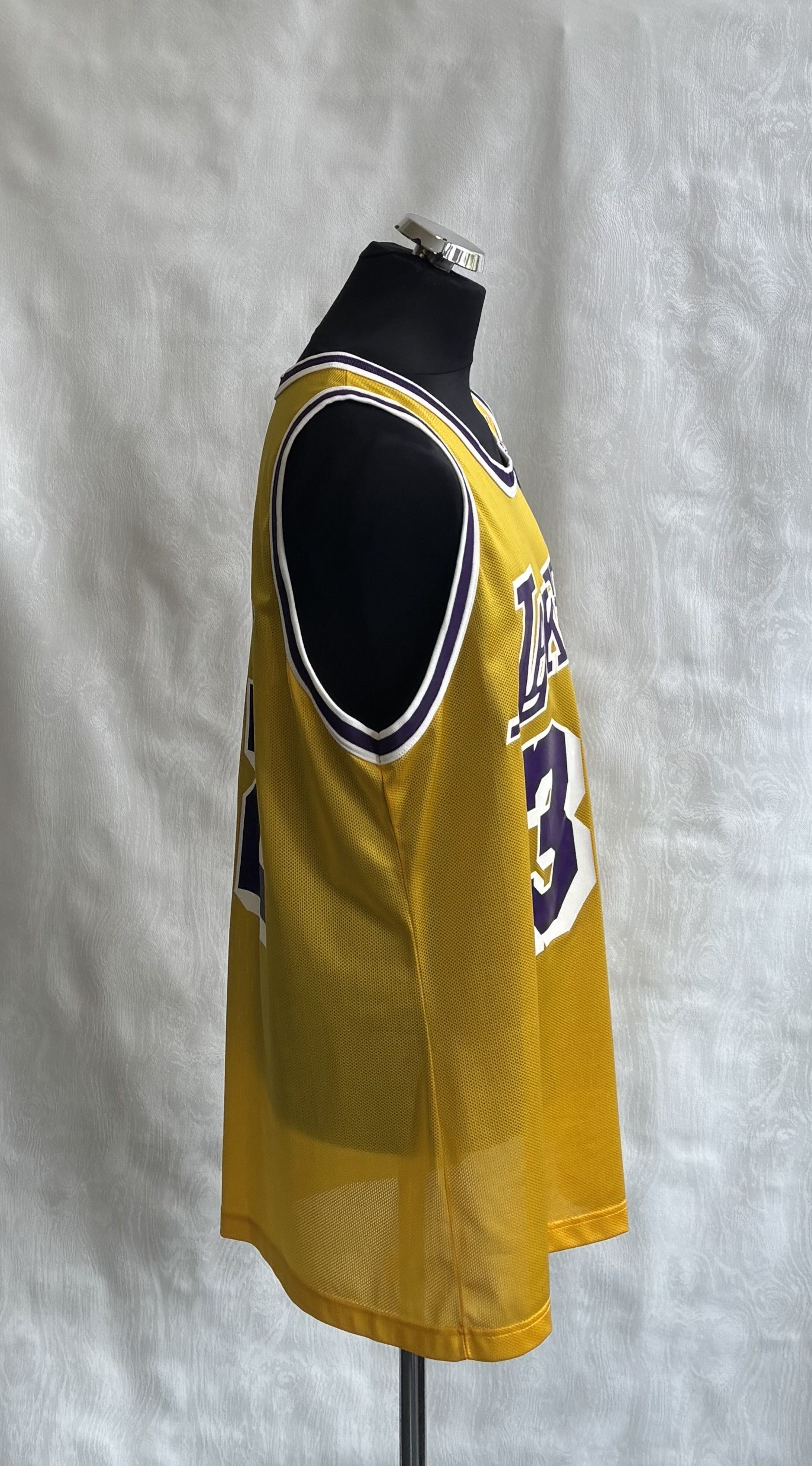 Champion Los Angeles Lakers 90s Johnson #32 Champion Basketball Size US XL / EU 56 / 4 - 4 Thumbnail