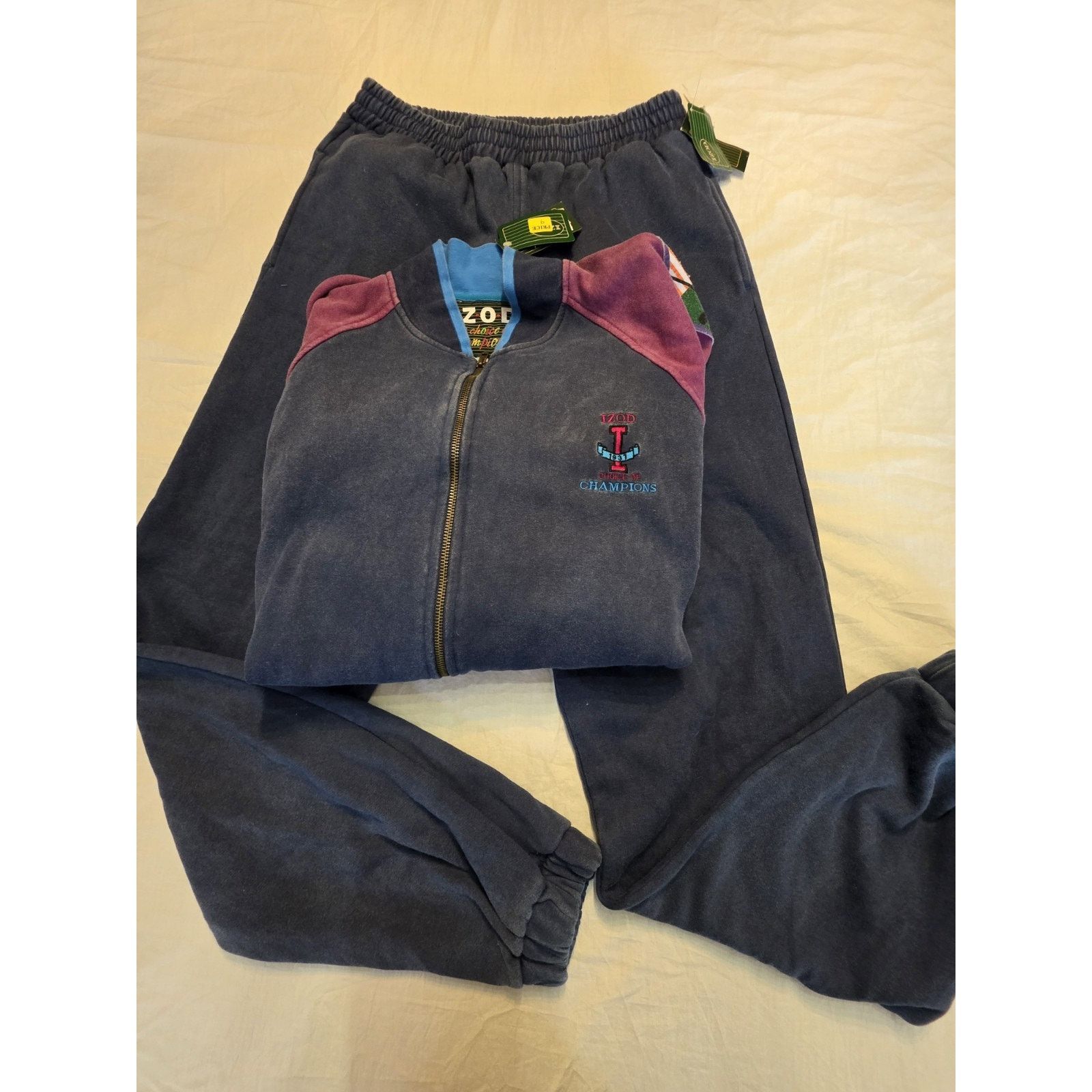 Izod Izod Choice Of Champions Men's Size Large 2 Pc Track Suit Size 36 - 1 Thumbnail