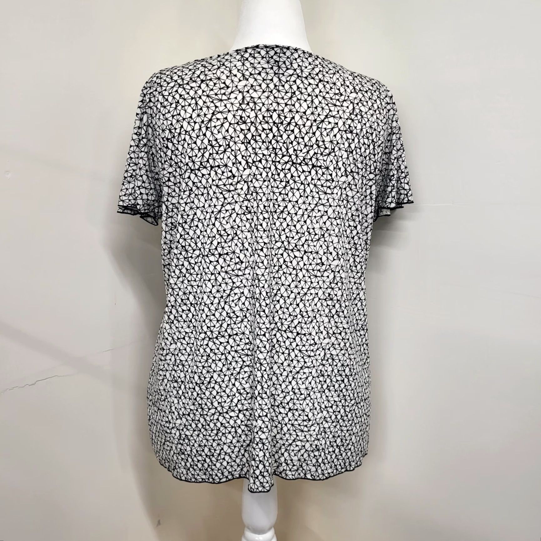 Worthington Worthington Blouse Shirt 1X Womens Plus Black White Stretch Short Sleeve Cap Sleeve Geometric Classic Career Size XL / US 12-14 / IT 48-50 - 3 Thumbnail