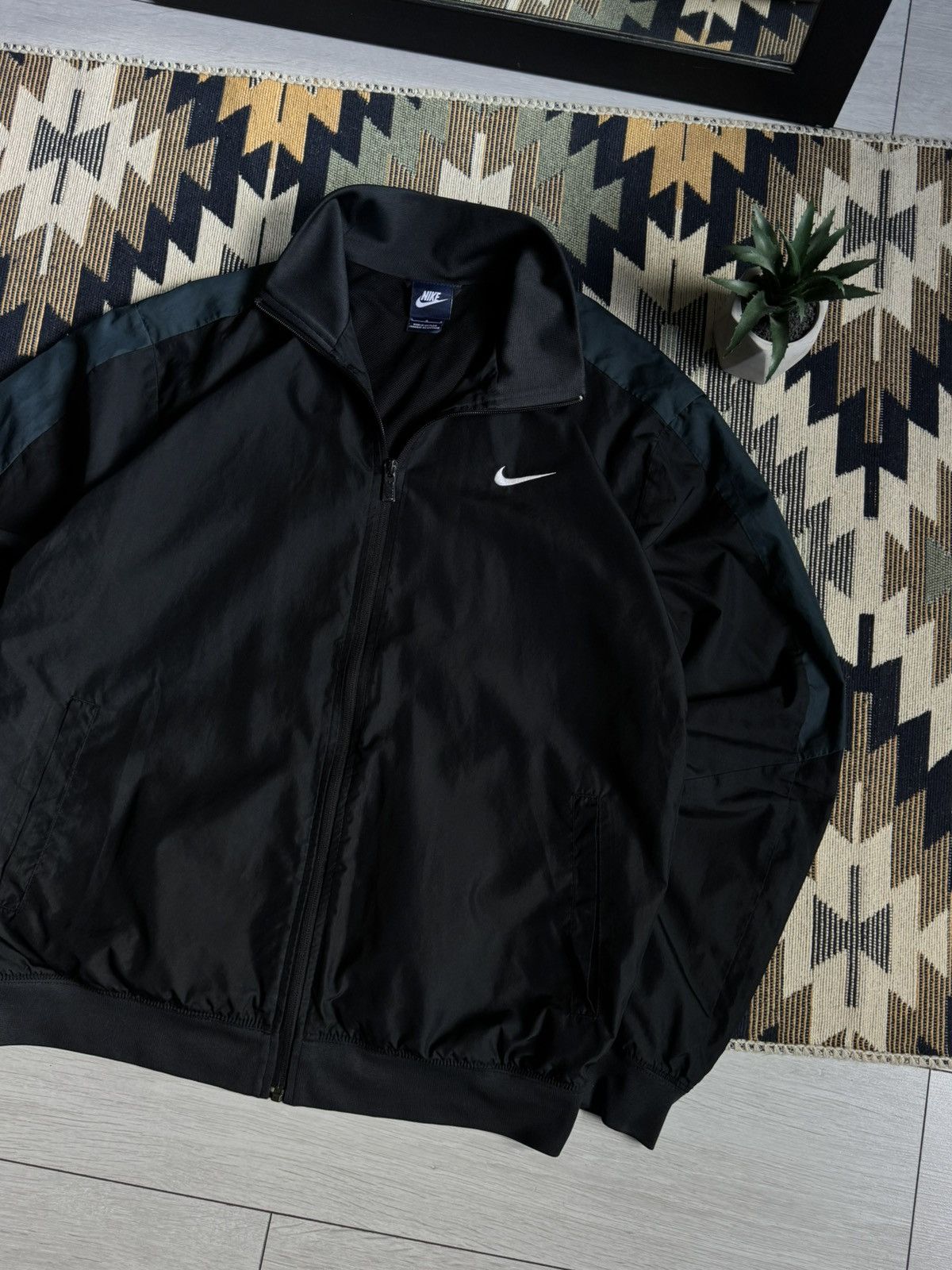 Nike Vintage Nike Nylon Drill Y2K Swoosh Jacket Size US L / EU 52-54 / 3 - 3 Thumbnail
