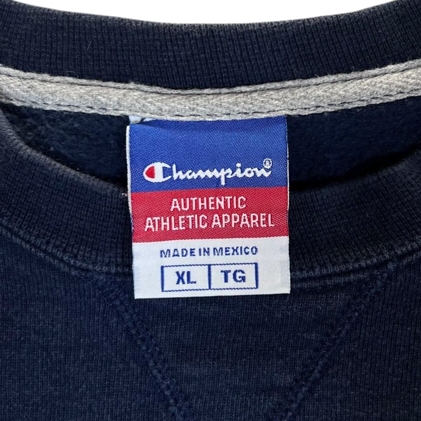 Champion VINTAGE Champion Sweatshirt Navy Blue Embroidered Mini Logo Made In Mexico XL Mens Size US XL / EU 56 / 4 - 4 Thumbnail