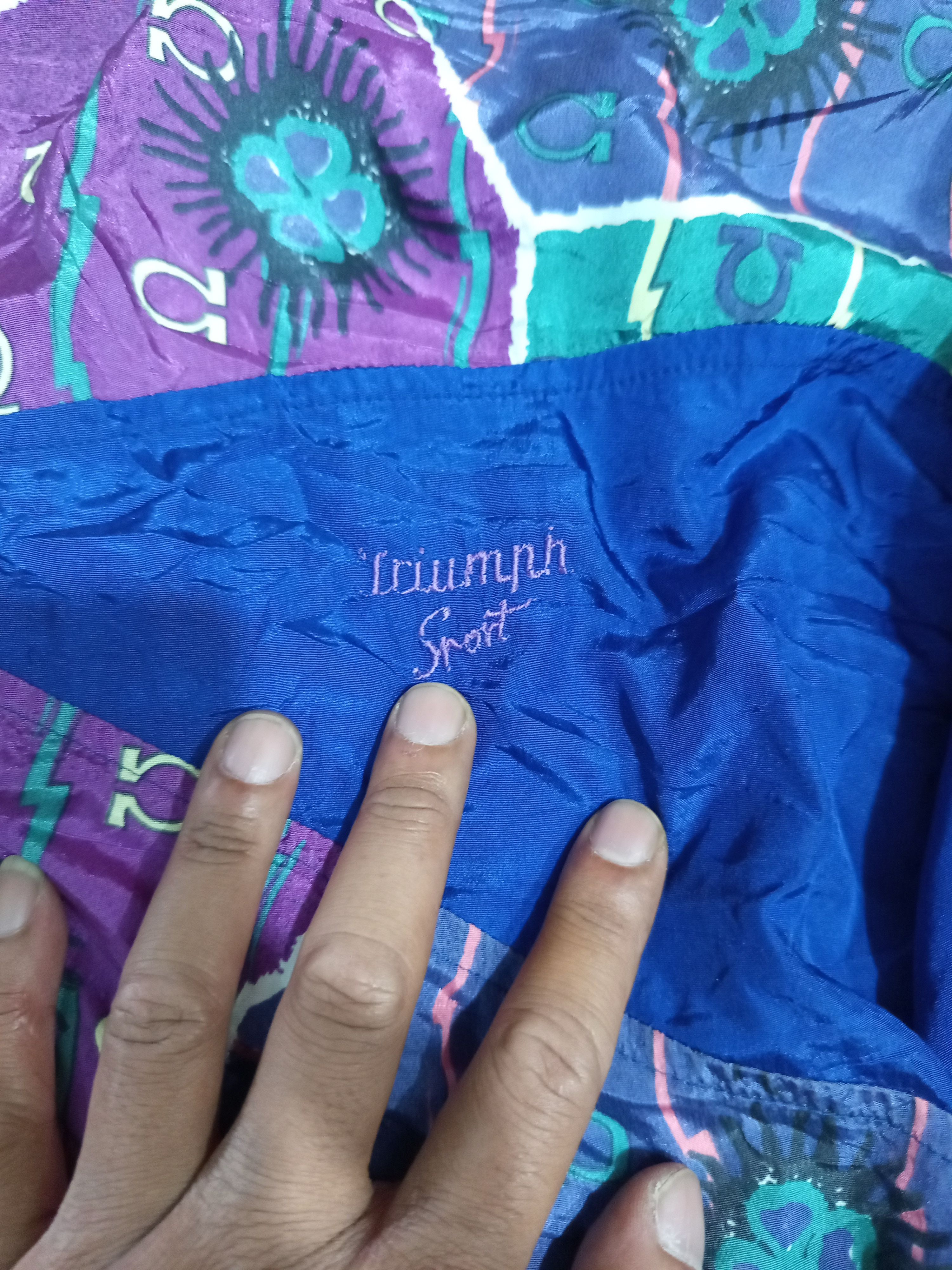 Vintage 1990s Triumph International Geometric Windbreaker Jacket Size US L / EU 52-54 / 3 - 7 Thumbnail