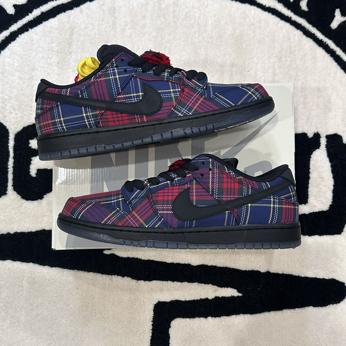 Nike SB Nike SB Dunk Low ‘Nardwuar’ Size US 11 / EU 44 - 1 Thumbnail