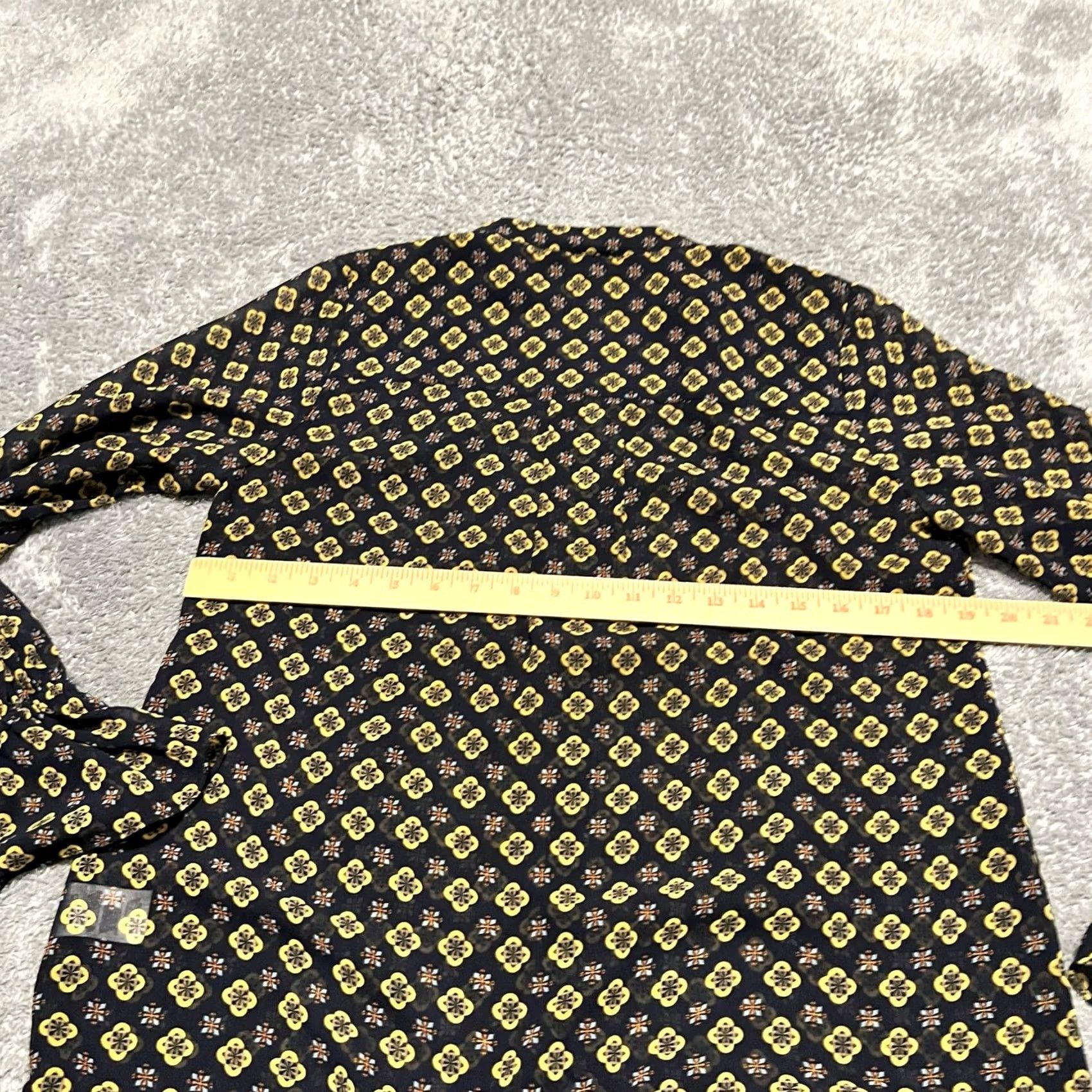 Vintage CAbi Shirt Blouse Womens Small Blue Mosaic Sheer Long Sleeve Ruffle Cuff 3772 Size S / US 4 / IT 40 - 7 Thumbnail