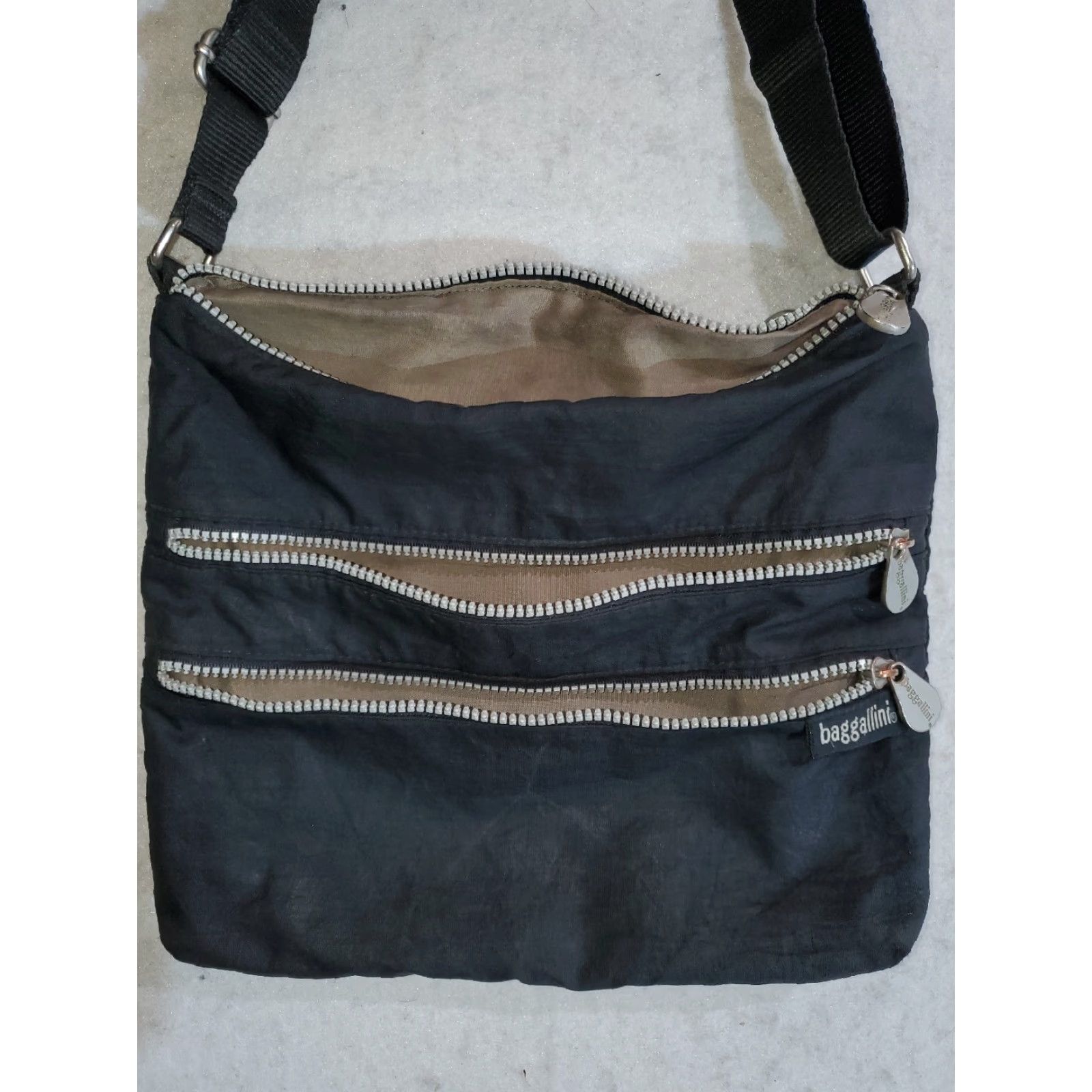 Vintage Baggallini Signature Crossbody Bag - Black Nylon w/ Beige Lining - 3 Compartment - Women - Medium - Travel Casual Business Size ONE SIZE - 5 Thumbnail
