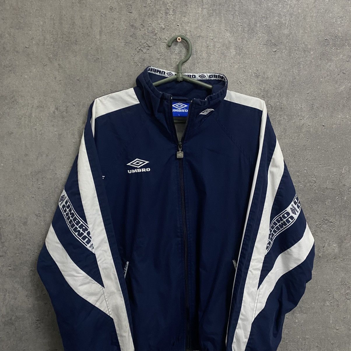 Umbro Vintage Umbro 90s Track Jacket Embroidered Logo Y2K Size US L / EU 52-54 / 3 - 4 Thumbnail