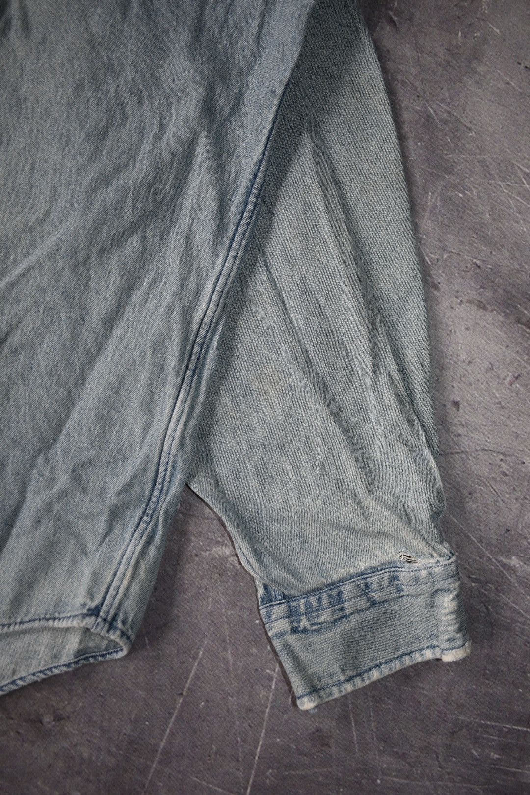 Ralph Lauren Vintage Distressed Polo Ralph Lauren Denim Shirt (L) Size US L / EU 52-54 / 3 - 5 Thumbnail