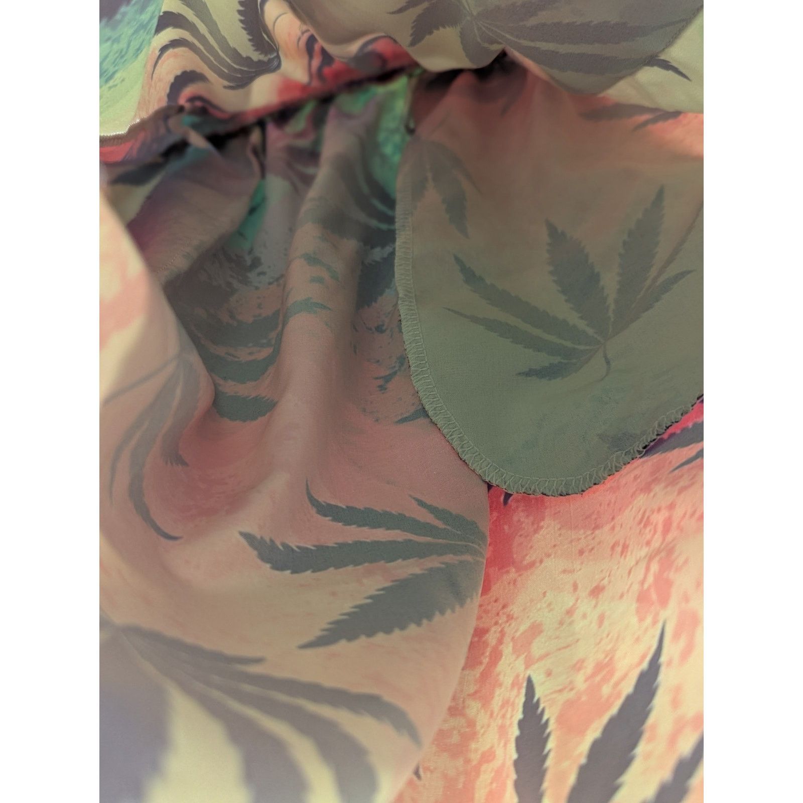 Other Vibrant Rasta Ombre Weed Leaf Shorts - Men's Small Size US 30 / EU 46 - 4 Thumbnail