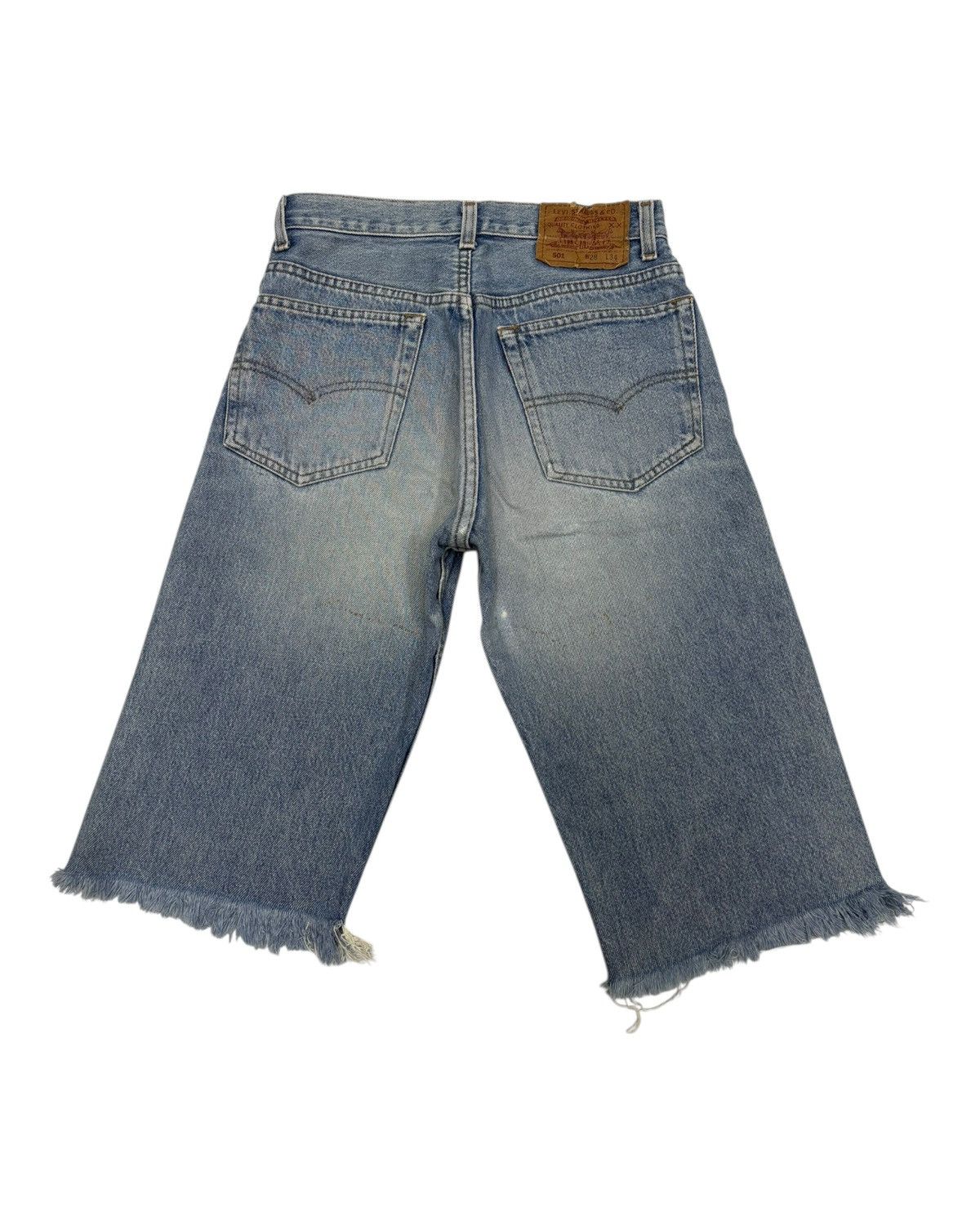 Levi's Vintage Clothing 🔥VINTAGE LEVIS 501 SHORT DISTRESSED DENIM JEANS Size US 26 / EU 42 - 6 Thumbnail