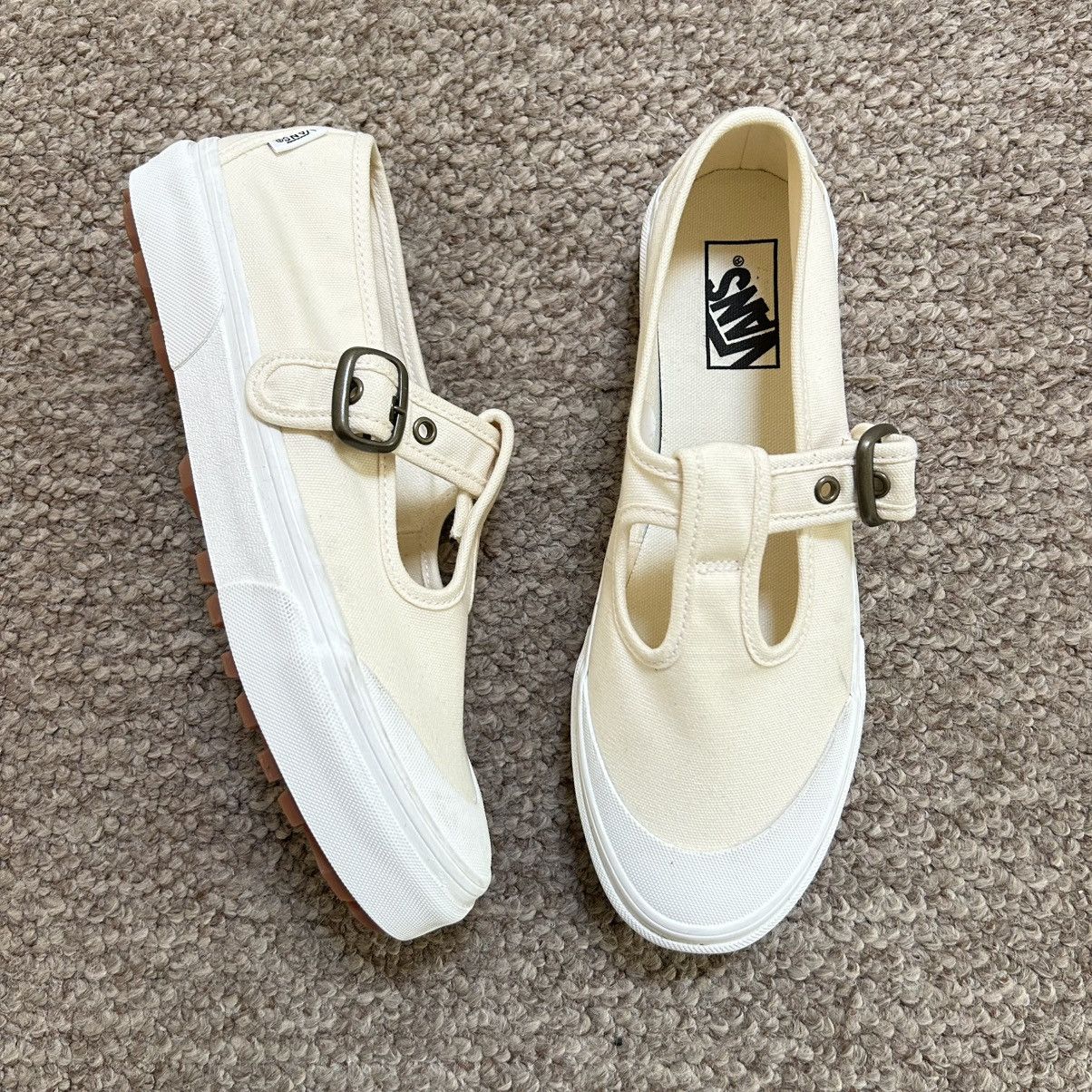 Vans Vans Mary Jane 93 Classics sz 8M / 9.5W Size US 8 / EU 41 - 1 Thumbnail