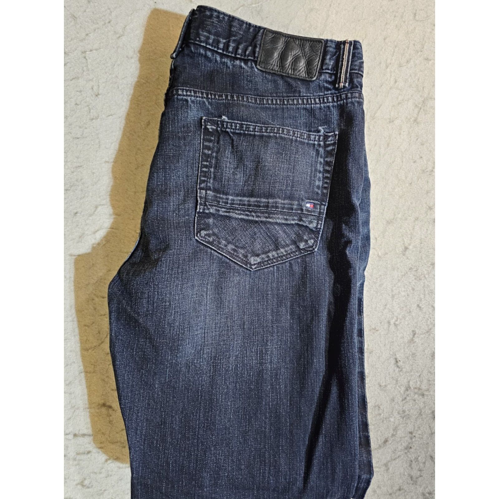 Tommy Hilfiger VINTAGE Tommy Hilfiger Jeans Denim 5 Pocket Mens Size 36x34 Dark Wash 90s USA Size US 36 / EU 52 - 2 Thumbnail