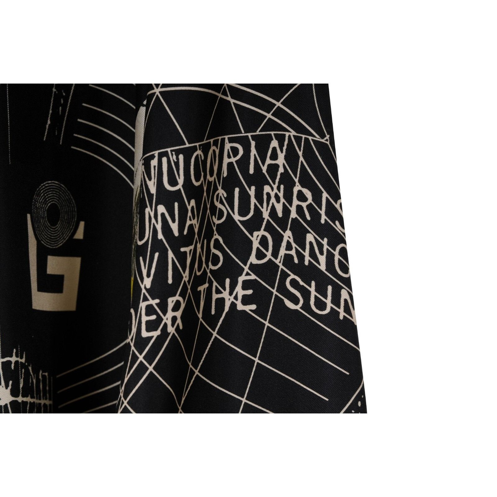 Givenchy Givenchy Mens Icarus Sun Button Down Shirt 41 / 16 Black Yel Size US M / EU 48-50 / 2 - 7 Thumbnail