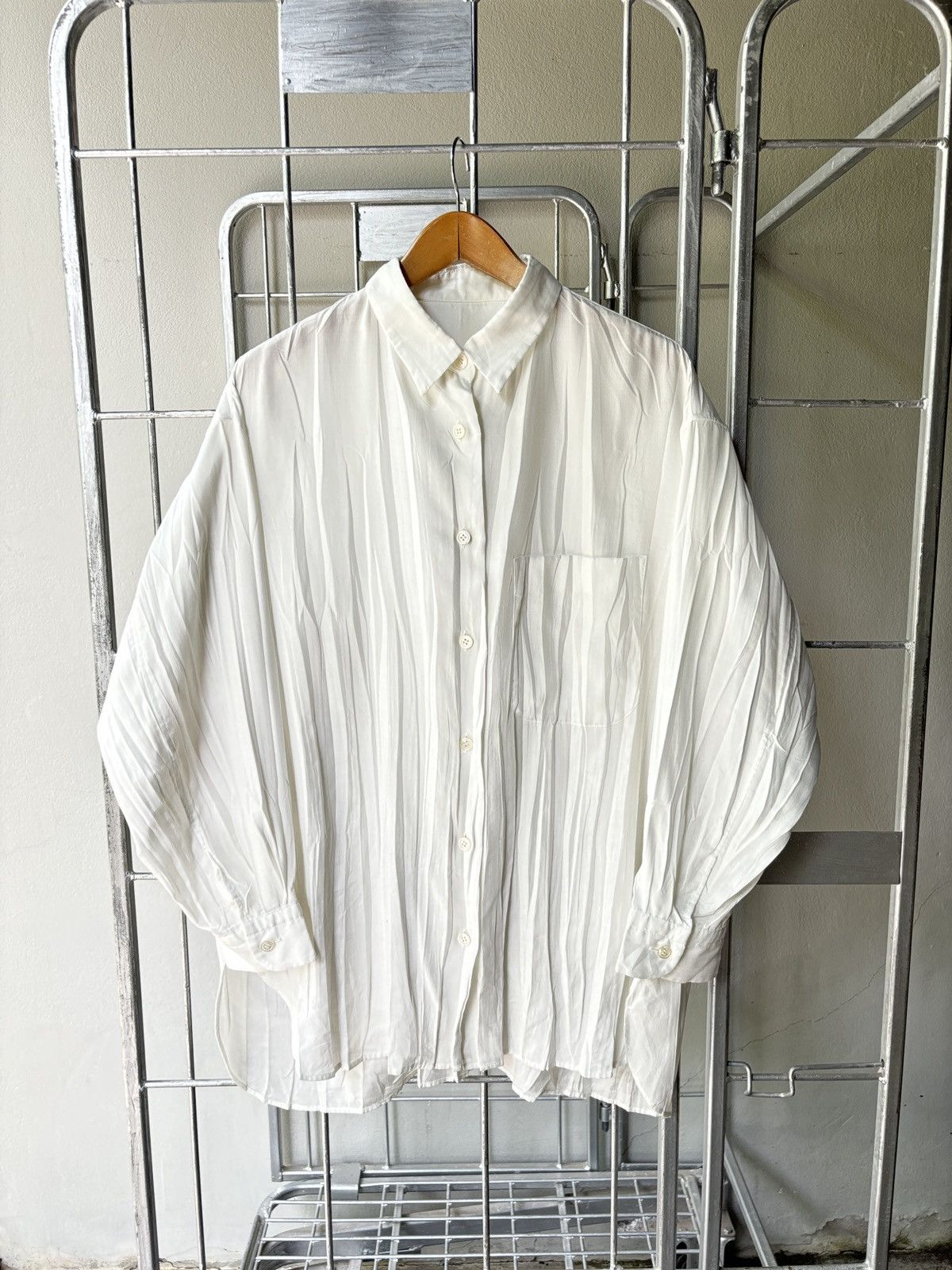 Issey Miyake Issey Miyake pleated white shirt Size M / US 6-8 / IT 42-44 - 7 Thumbnail
