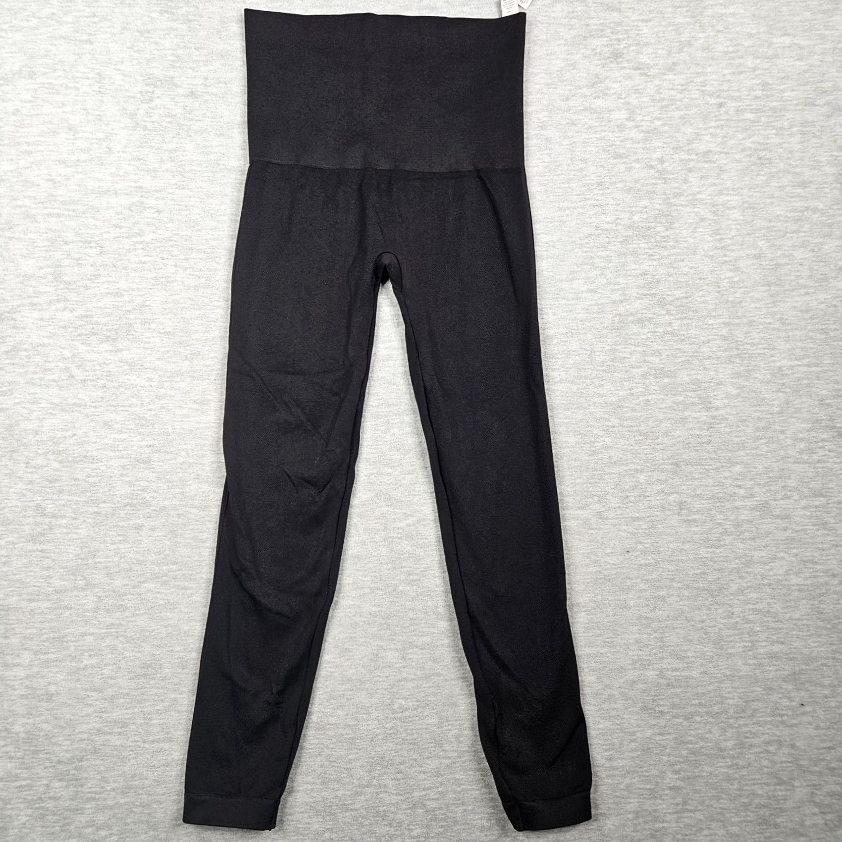 Spanx Spanx Black Seamless Mid Rise Cropped Legging Size L Womens Pants Size 36" / US 14 / IT 50 - 2 Thumbnail
