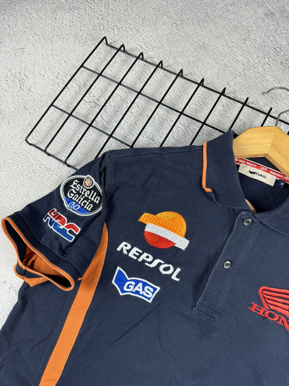 Formula 1 × Honda × Vintage Honda Gas Repsol Racing Team Polos Formula Uno F-1 M sz Size US M / EU 48-50 / 2 - 5 Thumbnail
