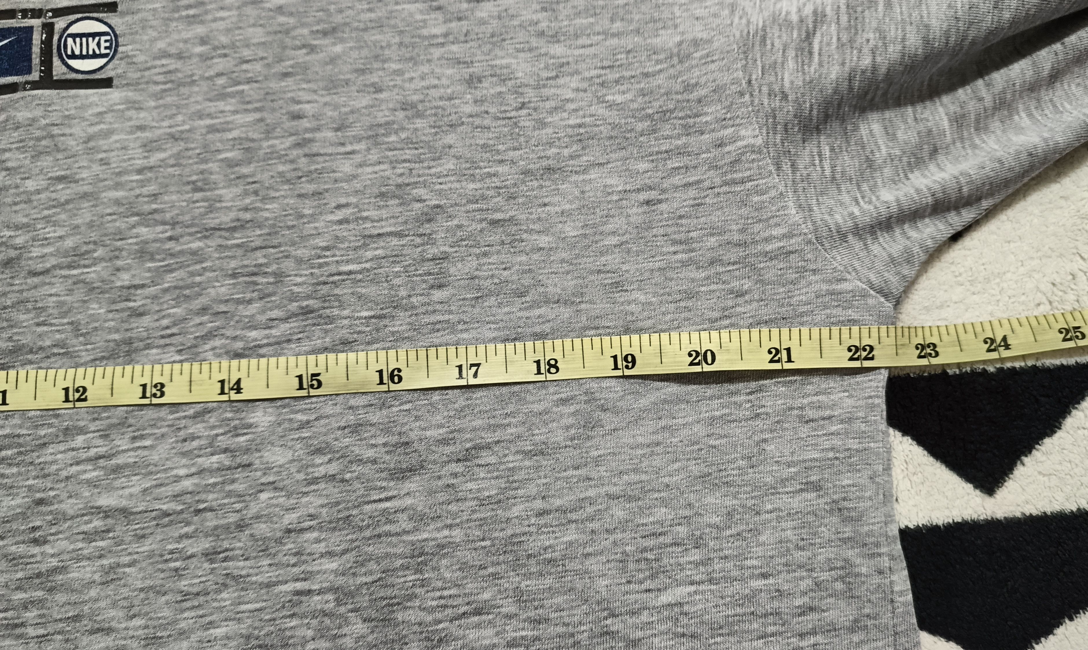 Nike 🔥🔥 Rare Vintage Distressed Nike Center Long Sleeve Tee Size US L / EU 52-54 / 3 - 5 Thumbnail
