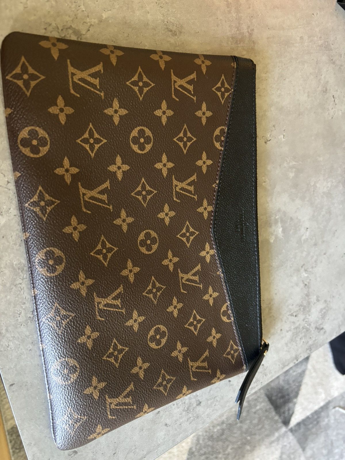 Louis Vuitton Lv monogram pouch Size ONE SIZE - 1 Thumbnail