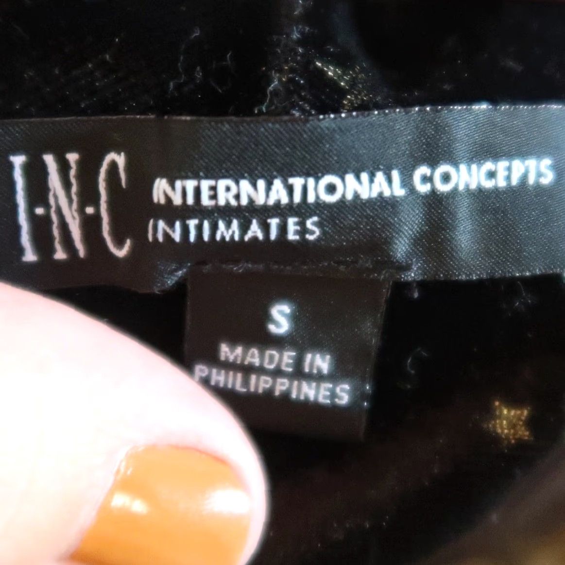 Vintage INC International Concepts Black Velvet Gold Star Robe S Womens Robe Long Sleeve Pockets Stars Holiday Autumn Spring Size ONE SIZE - 5 Thumbnail