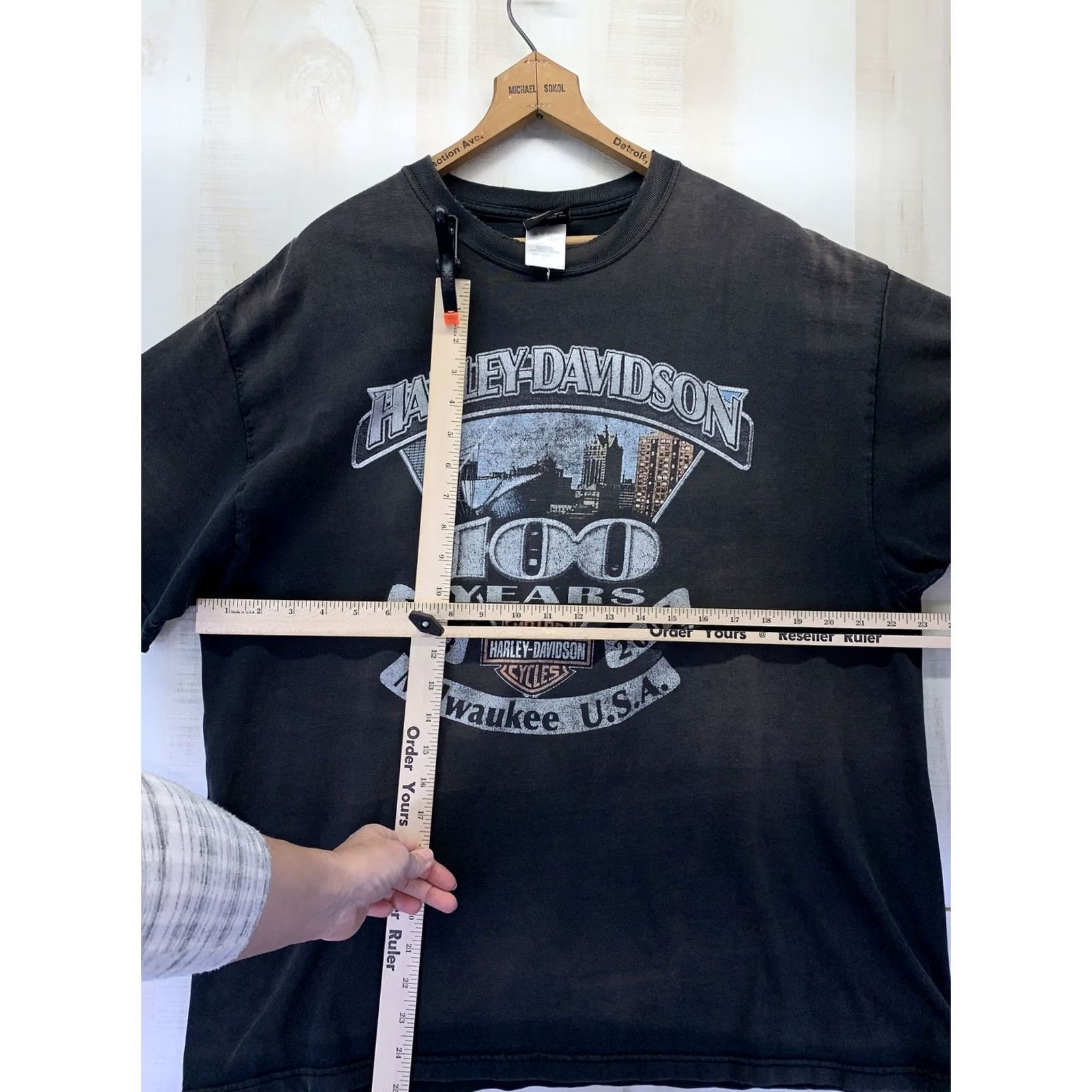 Harley Davidson VINTAGE Harley-Davidson Milwaukee 100th Anniversary T Shirt Mens XL Black Short Sleeve Crew Neck Logo 100th Anniversary Size US XL / EU 56 / 4 - 3 Thumbnail