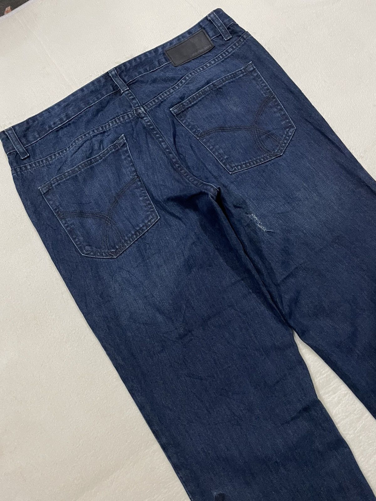 Calvin Klein Vintage Calvin Klein Distressed Slim Straight Cut Dark Jeans Size US 37 - 22 Thumbnail