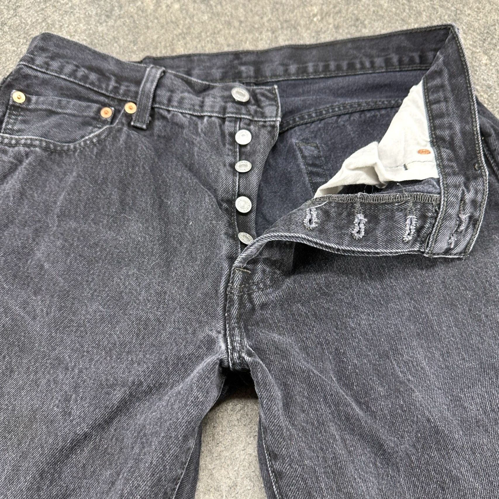 Levi's Levi's 501 Jeans Mens 34x36 Black Straight Leg Regular Fit Dark Wash Cotton Denim Vintage No Size US 34 / EU 50 - 2 Thumbnail