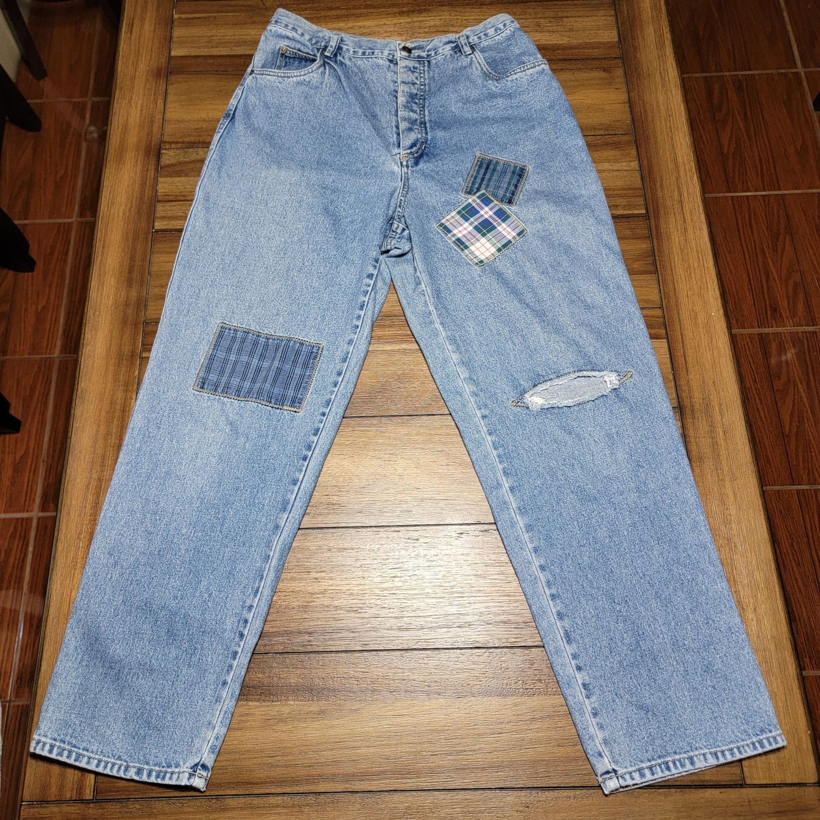 Liz Claiborne Liz Wear Straight Jeans w/ Patches & Button Fly - Size 14 Size 36" / US 14 / IT 50 - 1 Thumbnail