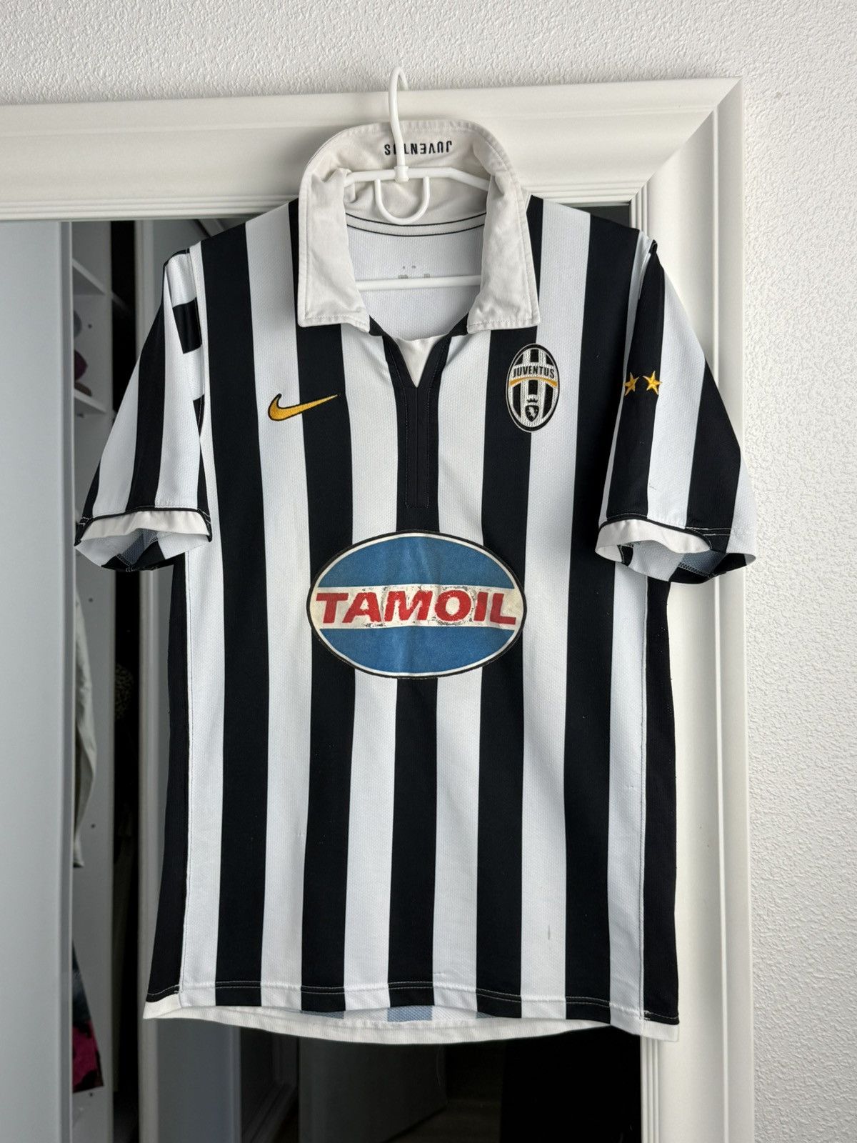 Nike JUVENTUS 2006 2007 HOME FOOTBALL SHIRT SOCCER JERSEY NIKE Size US S / EU 44-46 / 1 - 2 Thumbnail