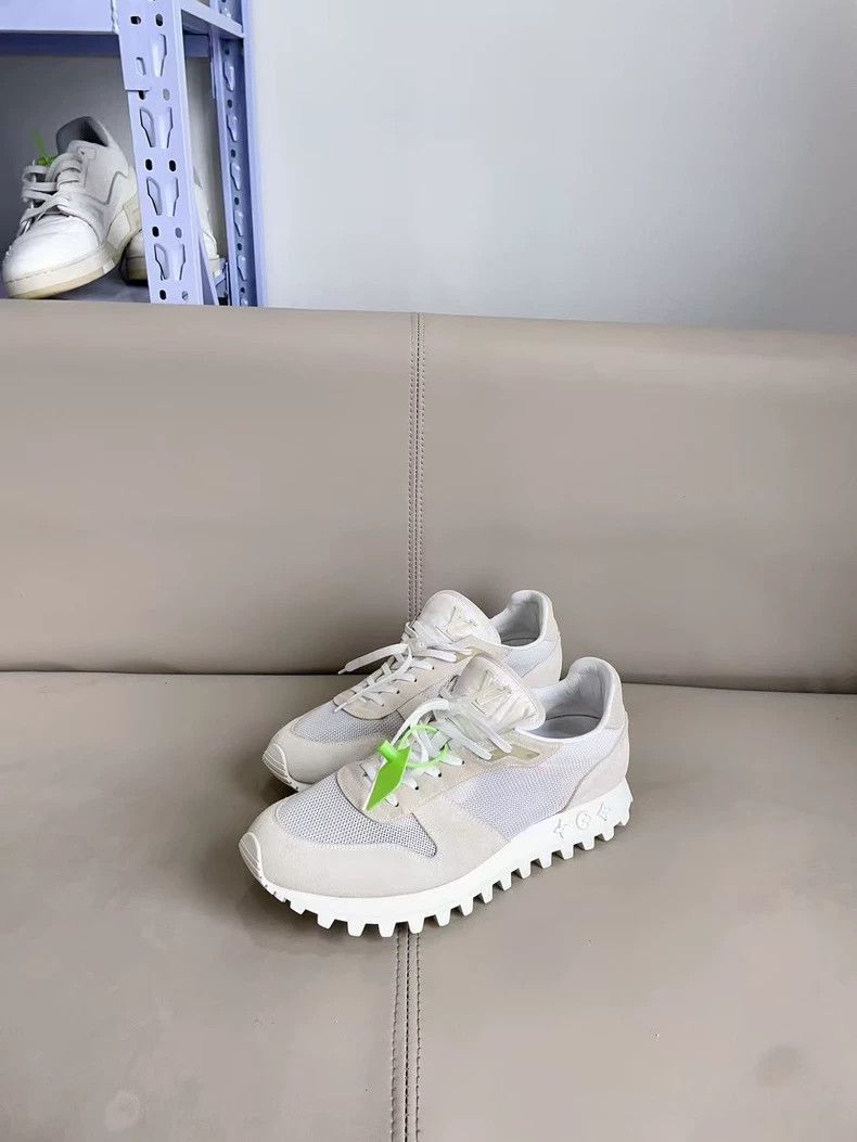 Louis Vuitton Louis Vuitton Louis Vuitton LV Runner Sneakers in White an Size US 10.5 / EU 43-44 - 2 Thumbnail