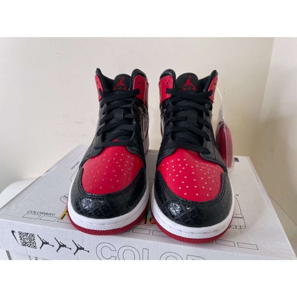 Jordan Brand Jordan 1 MID SS Bred Black Red Text GS 5Y Size US 5 / EU 37 - 2 Thumbnail