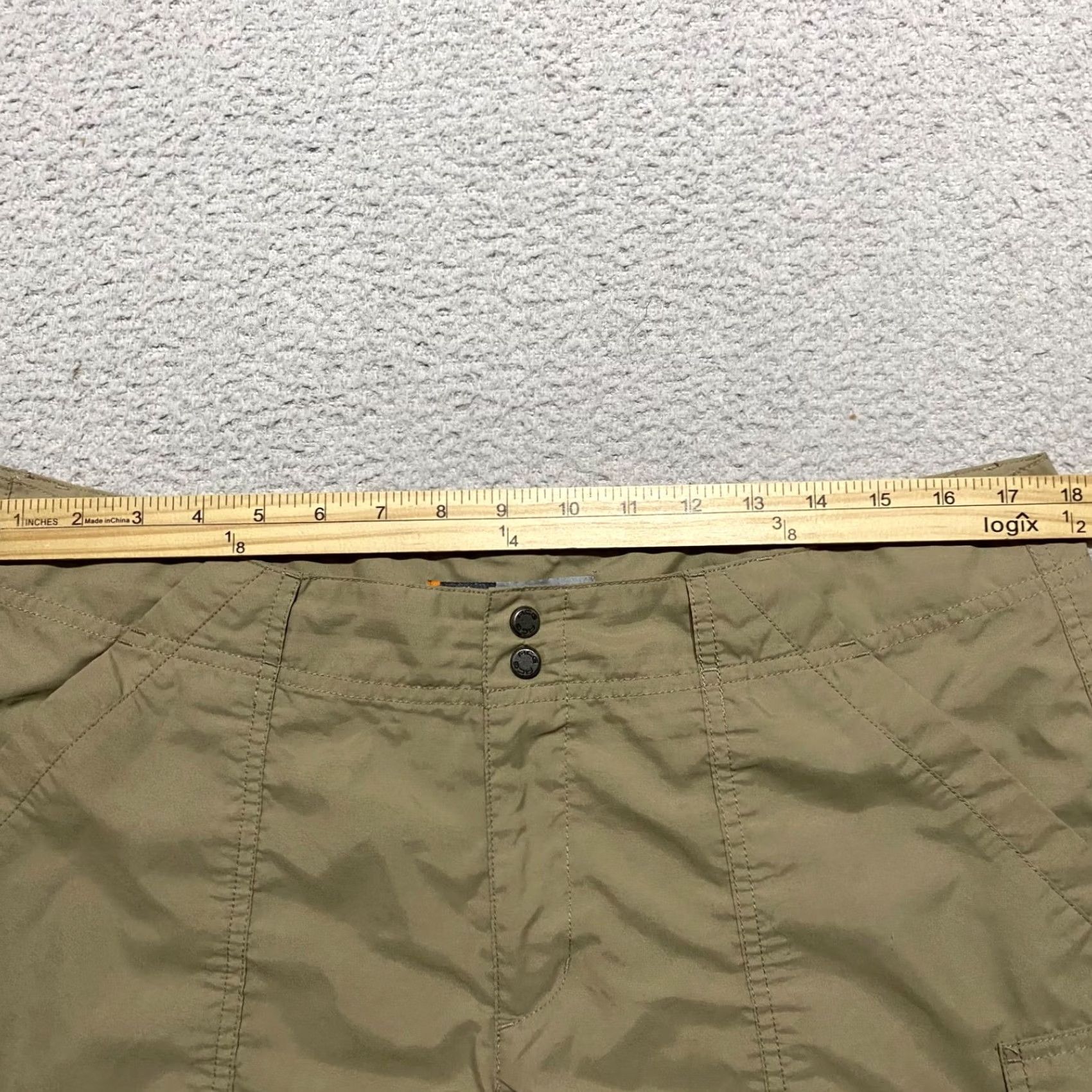 Nike ACG Nike ACG Shorts Beige Cargo Outdoor Hiking Womens 14 Adjustable Pockets- 4 in Inseam Casual Activewear Mens Womens Girls Size 36" / US 14 / IT 50 - 7 Thumbnail