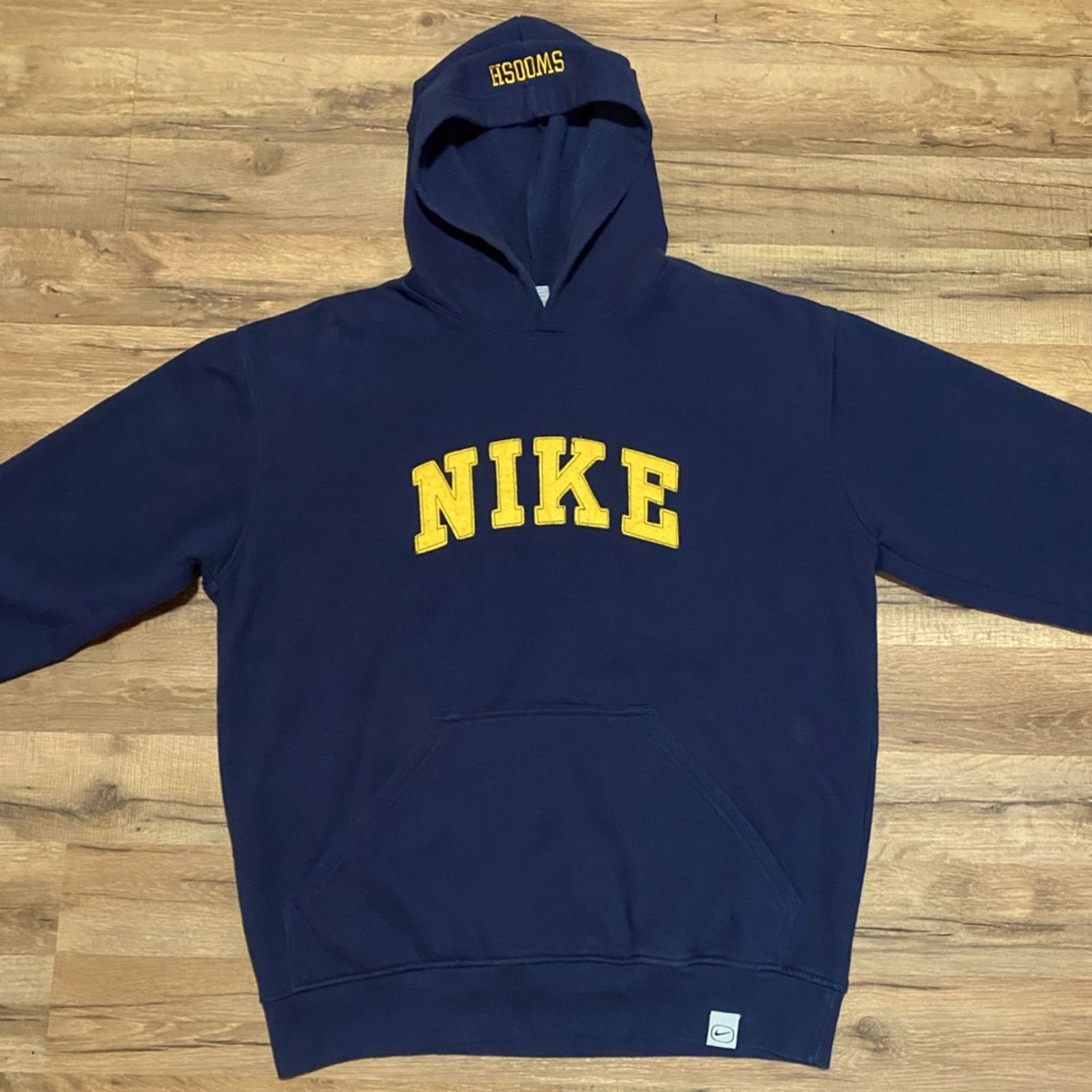 Nike Y2K Nike Spell out Hoodie Michigan Wolverine Colors Size US L / EU 52-54 / 3 - 6 Thumbnail
