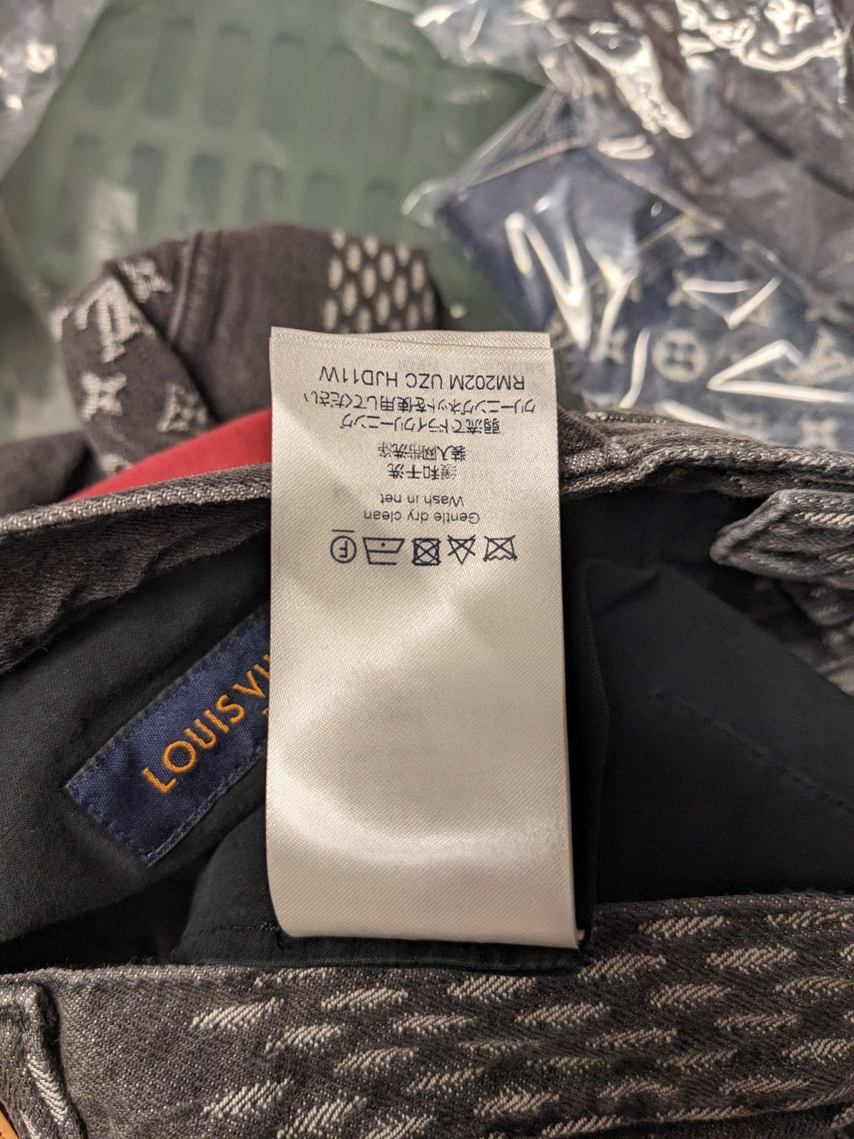 Louis Vuitton LOUIS VUITTON NIGO GIANT DAMIER WAVES MONOGRAM DENIM PANTS Size US 34 / EU 50 - 8 Thumbnail