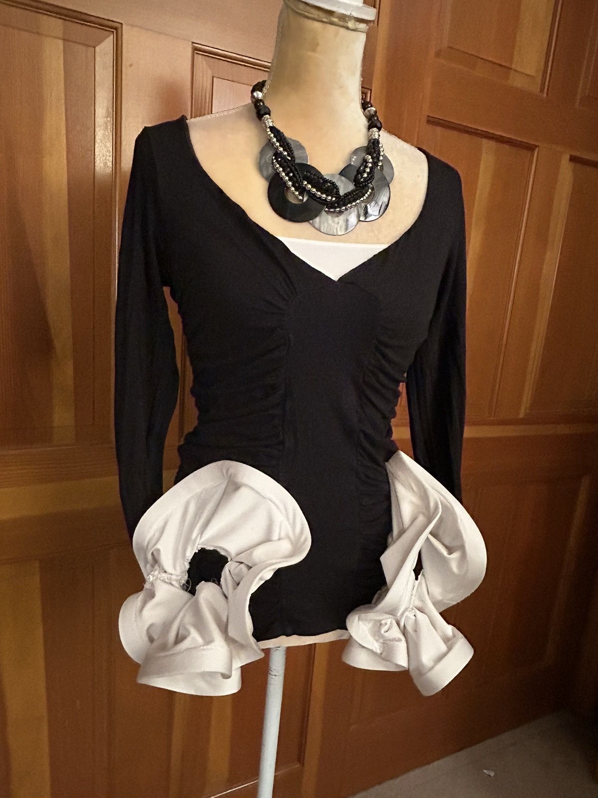 Designer × Vintage Preowned Elevated Two-Tone Bell Cuff -Sleeve Top Size S / US 4 / IT 40 - 17 Thumbnail