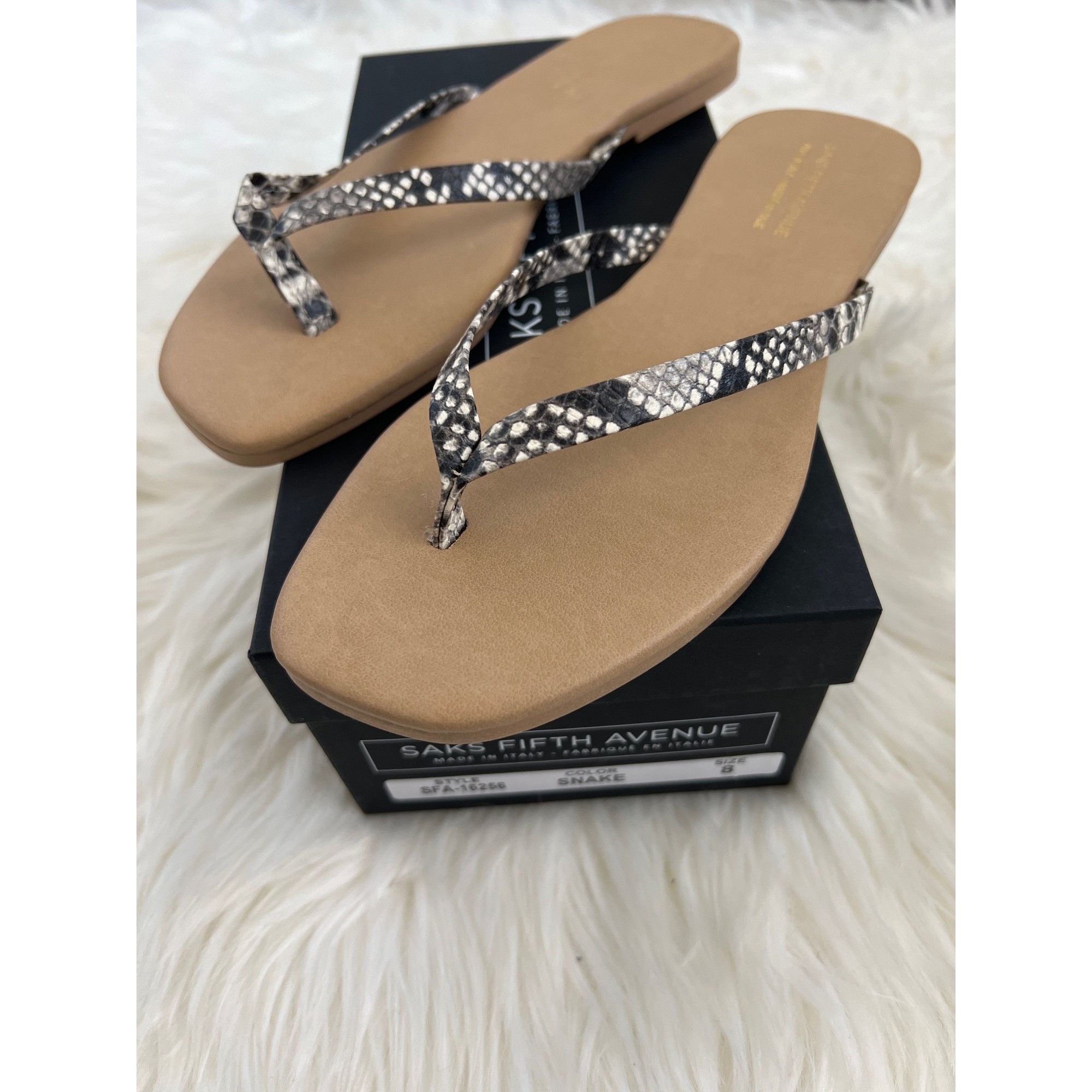 Saks Fifth Avenue Saks Fifth Avenue Snake Print Leather Flip Flops Luxury Beac Size US 8 / IT 38 - 4 Thumbnail
