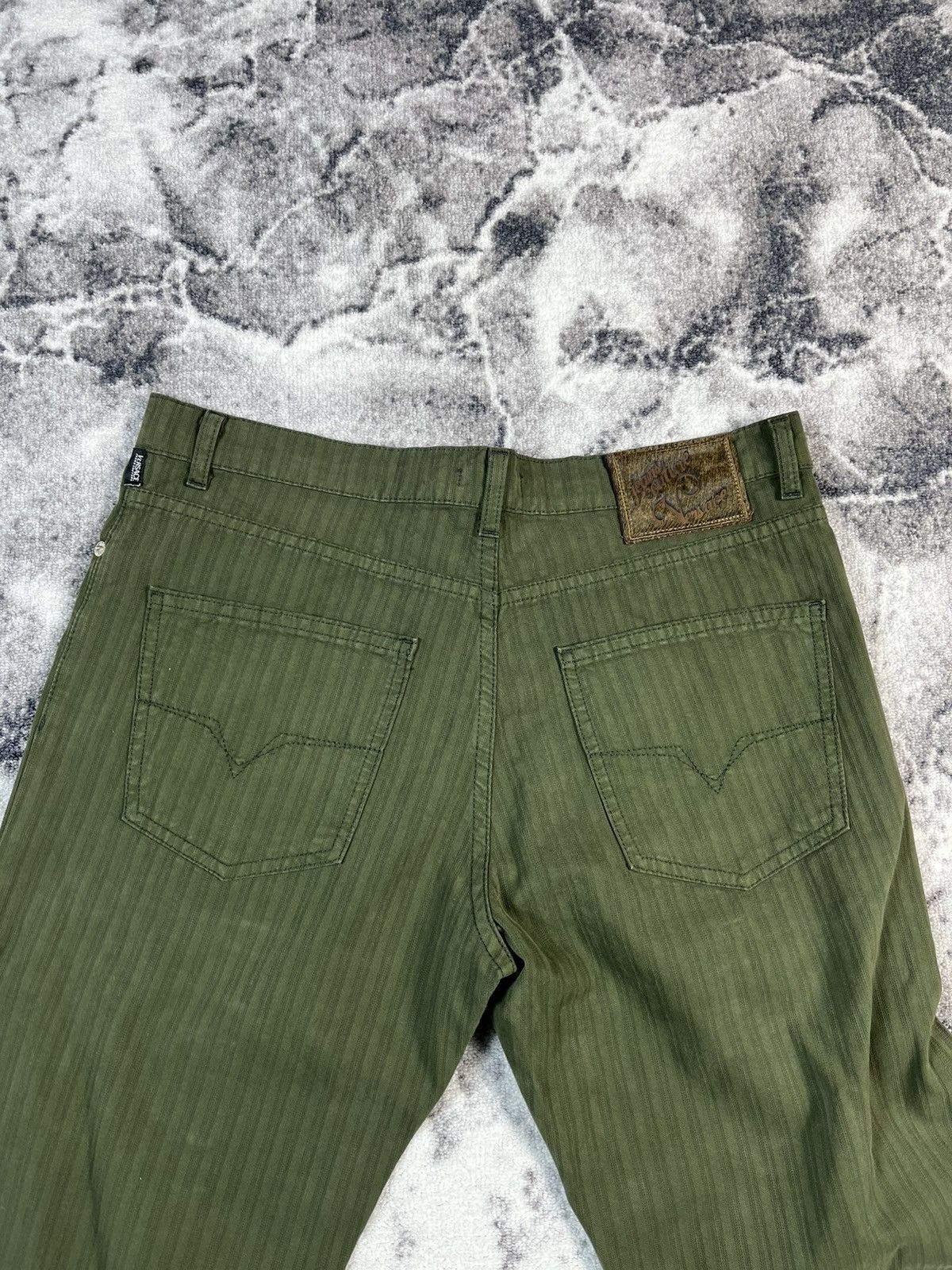 Versace Versace Olive Green Straight Fit Pants Made In Italy Size US 34 / EU 50 - 11 Thumbnail