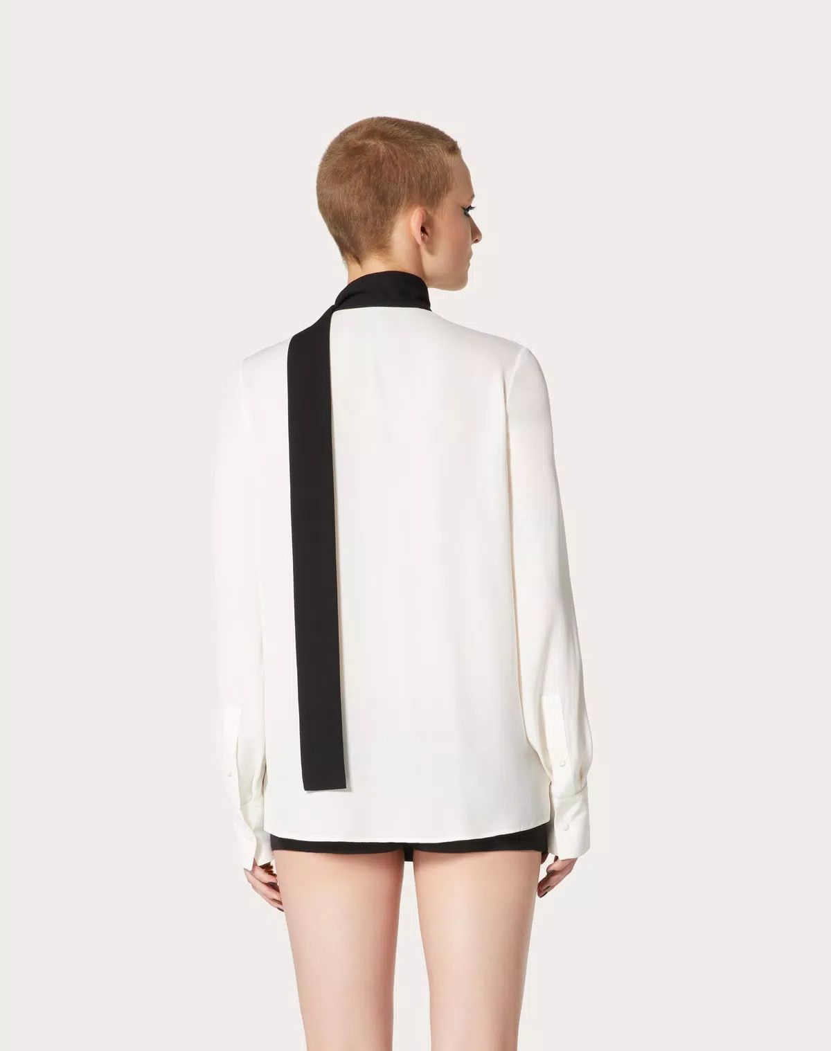 Valentino o1s1wg110625 Georgette Blouse in White Size S / US 4 / IT 40 - 5 Thumbnail