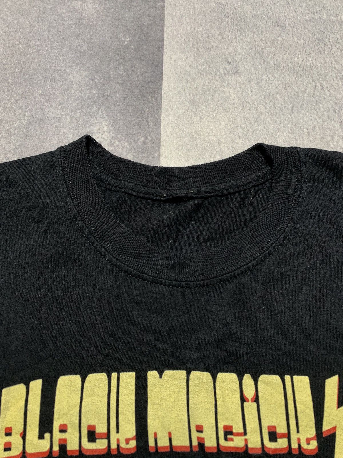 Band Tees Vintage Y2K Black Magic tee big logo style streetwear size M Size US M / EU 48-50 / 2 - 5 Thumbnail