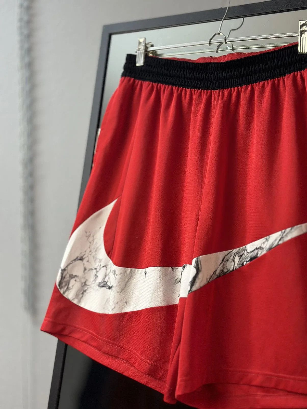 Nike Nike shorts Big Swoosh Streetwear Y2K Vintage JNCO Cargo Size US 36 / EU 52 - 6 Thumbnail