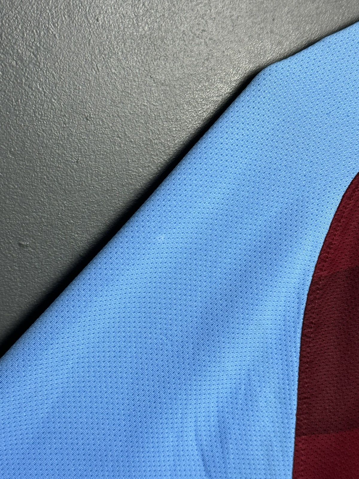 Nike Aston Villa 11/12 Home Football Jersey Size US M / EU 48-50 / 2 - 13 Thumbnail