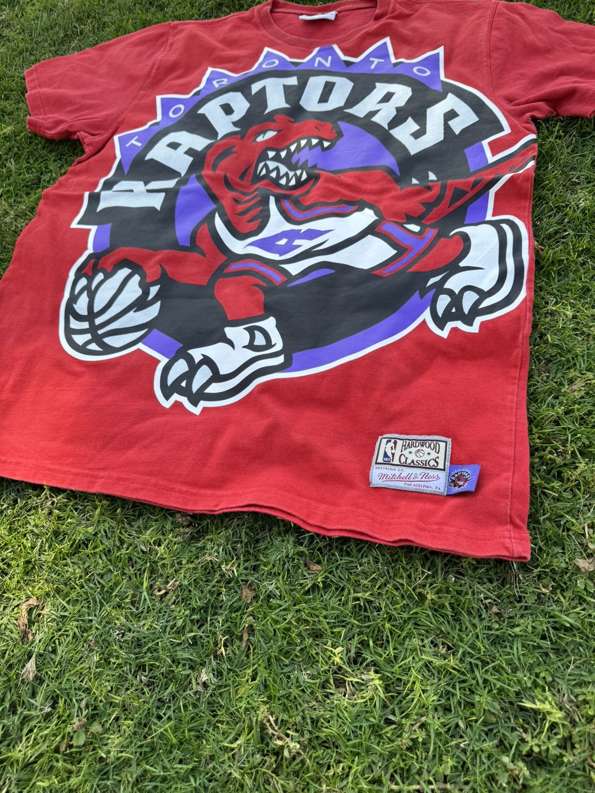 Mitchell & Ness Mitchell & Ness Toronto Raptors Red Big Tall Face T-Shirt Size US L / EU 52-54 / 3 - 4 Thumbnail