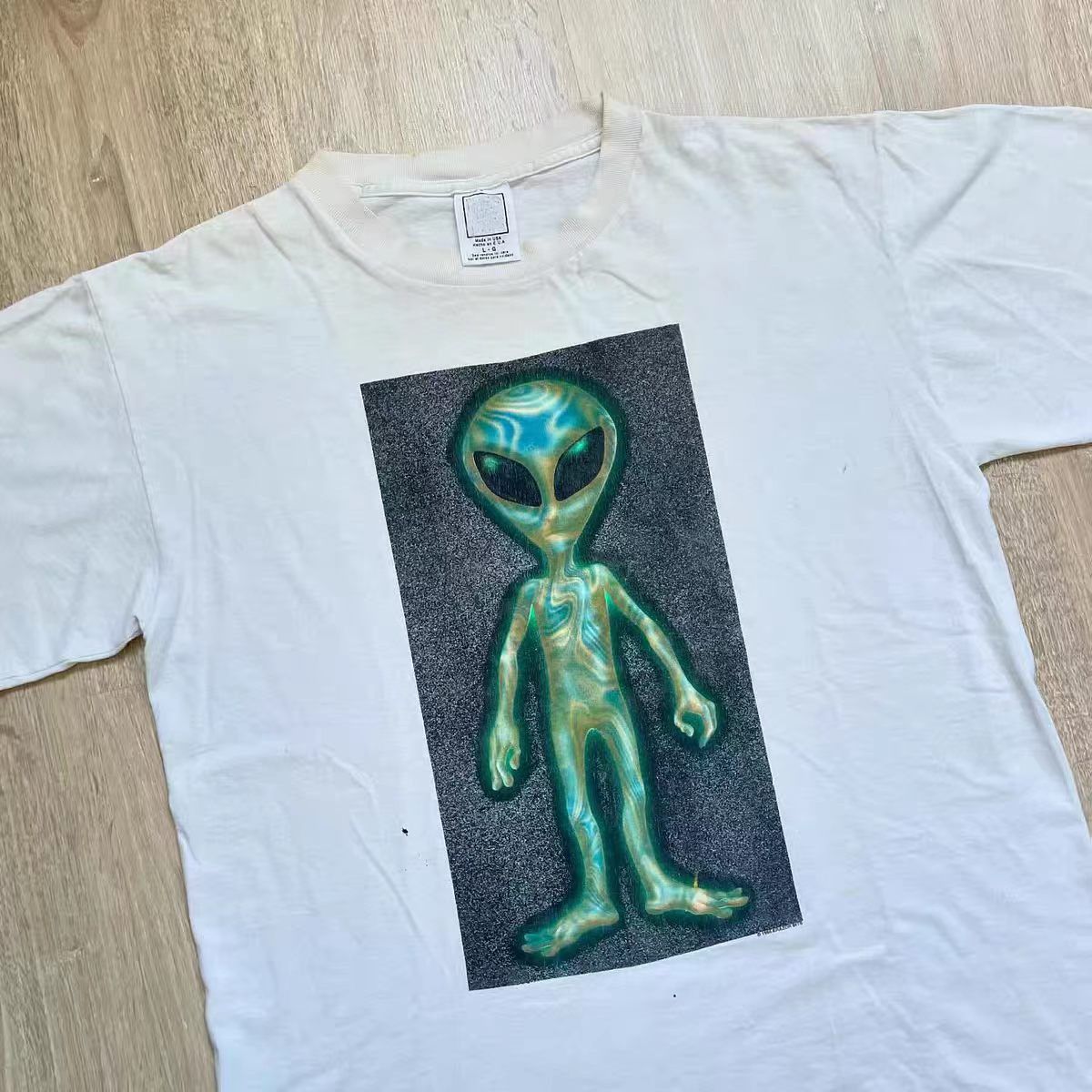 Vintage White casual retro alien print t-shirt Size US M / EU 48-50 / 2 - 2 Thumbnail
