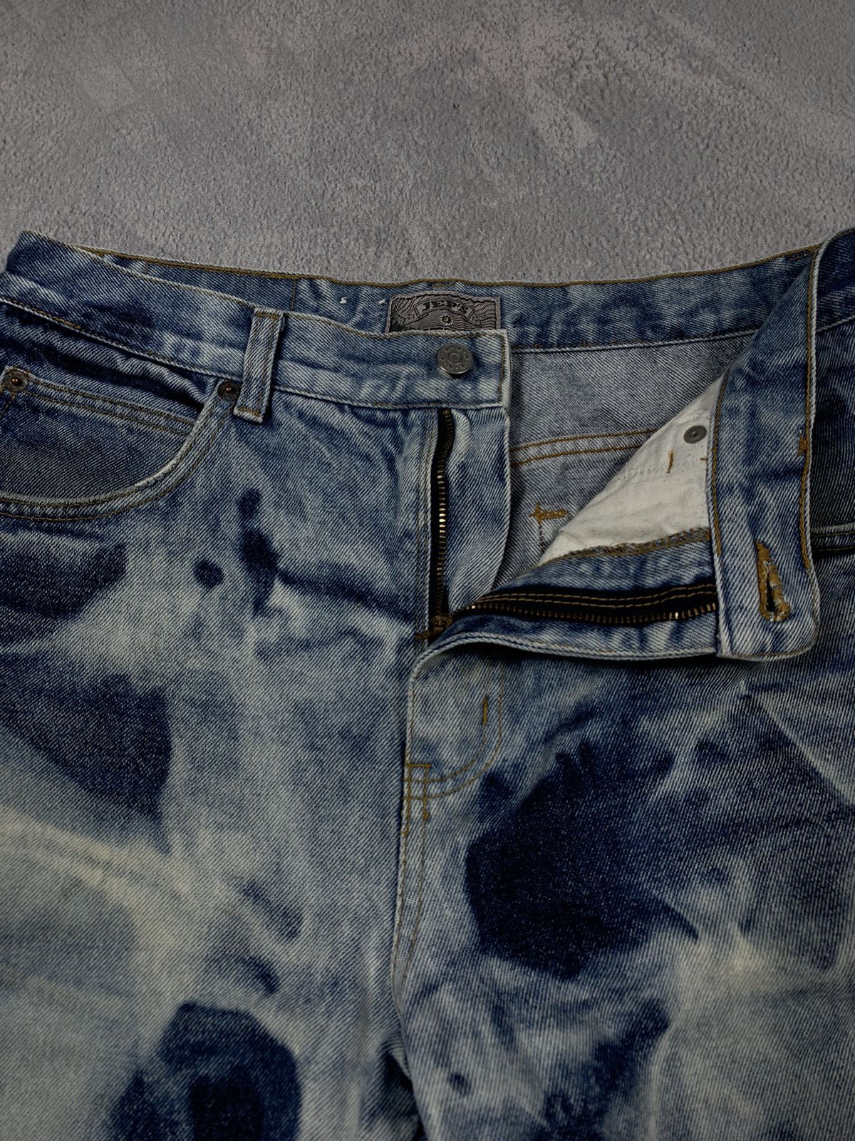 Vintage Vintage Y2K Tie Dye denim long shorts streetwear size 33 Size US 33 - 4 Thumbnail