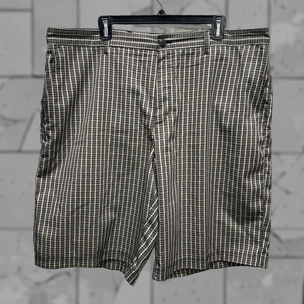 Adidas VINTAGE Adidas Men's Golf Shorts Chino Plaid Brown Size 40 Size US 40 / EU 56 - 1 Thumbnail