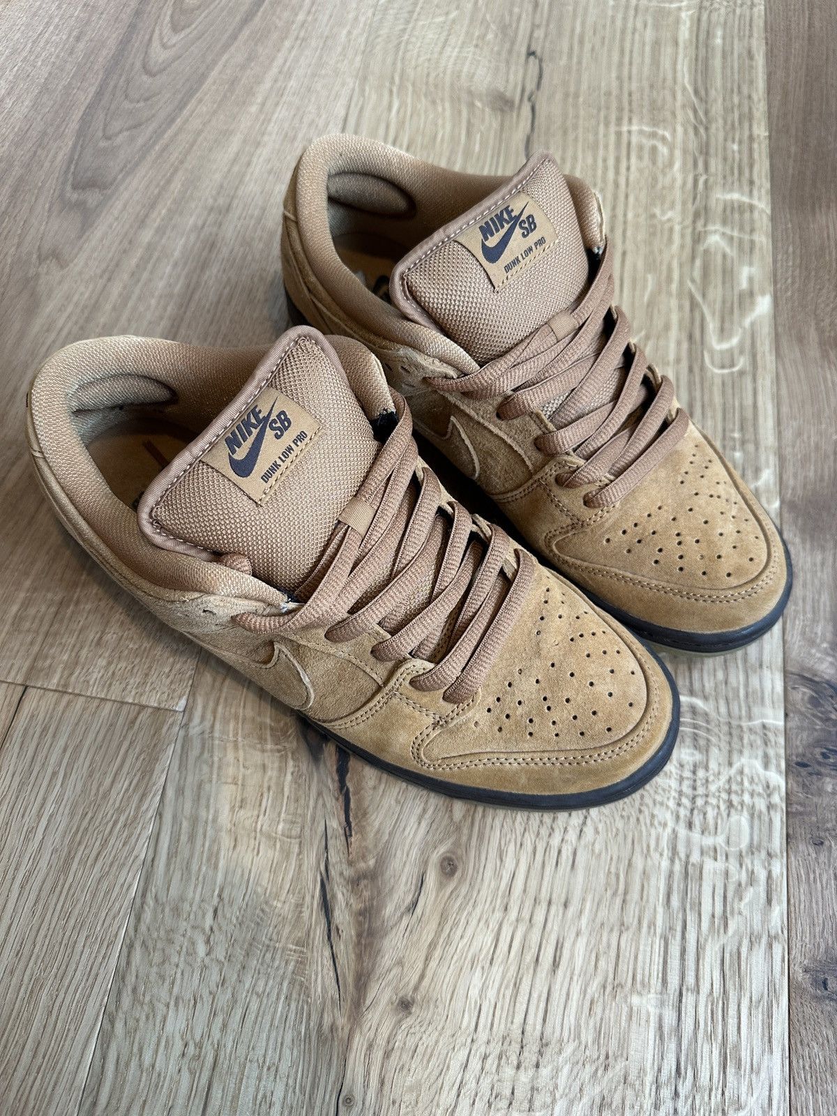 Nike NIKE SB DUNK LOW WHEAT MOCHA Size US 9 / EU 42 - 2 Thumbnail